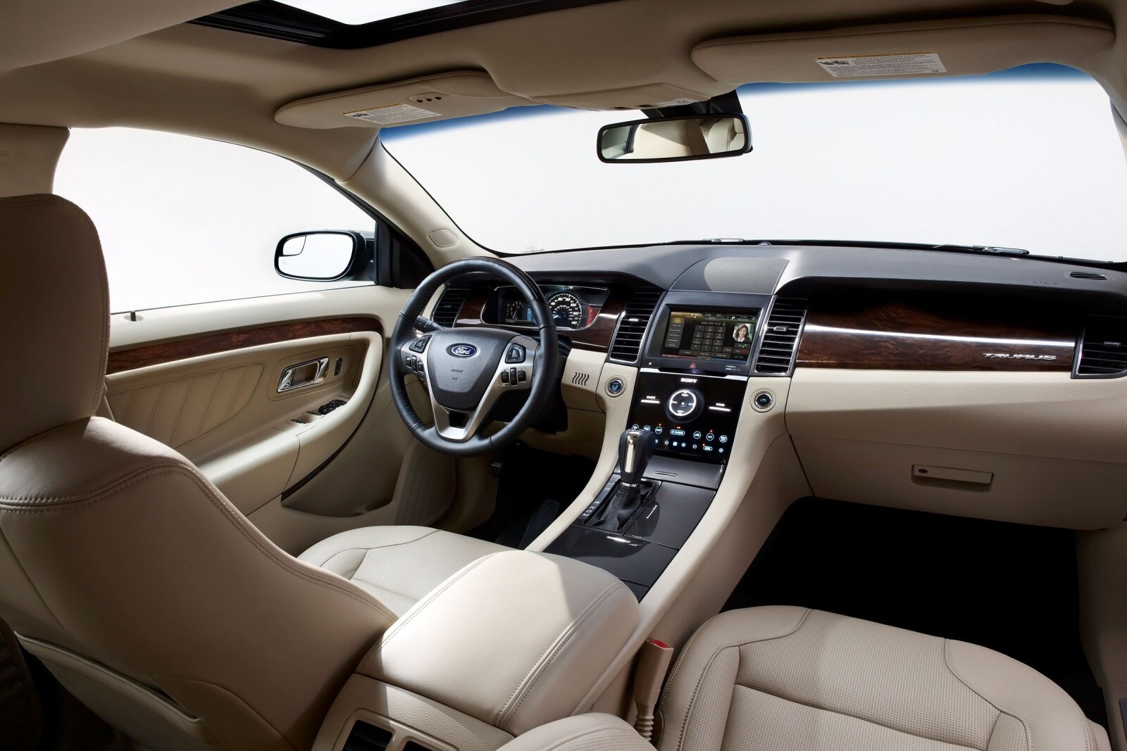 2013 Ford Taurus interior I