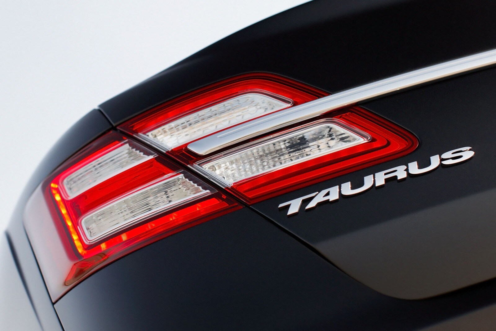 2013 Ford Taurus exterior RBDG