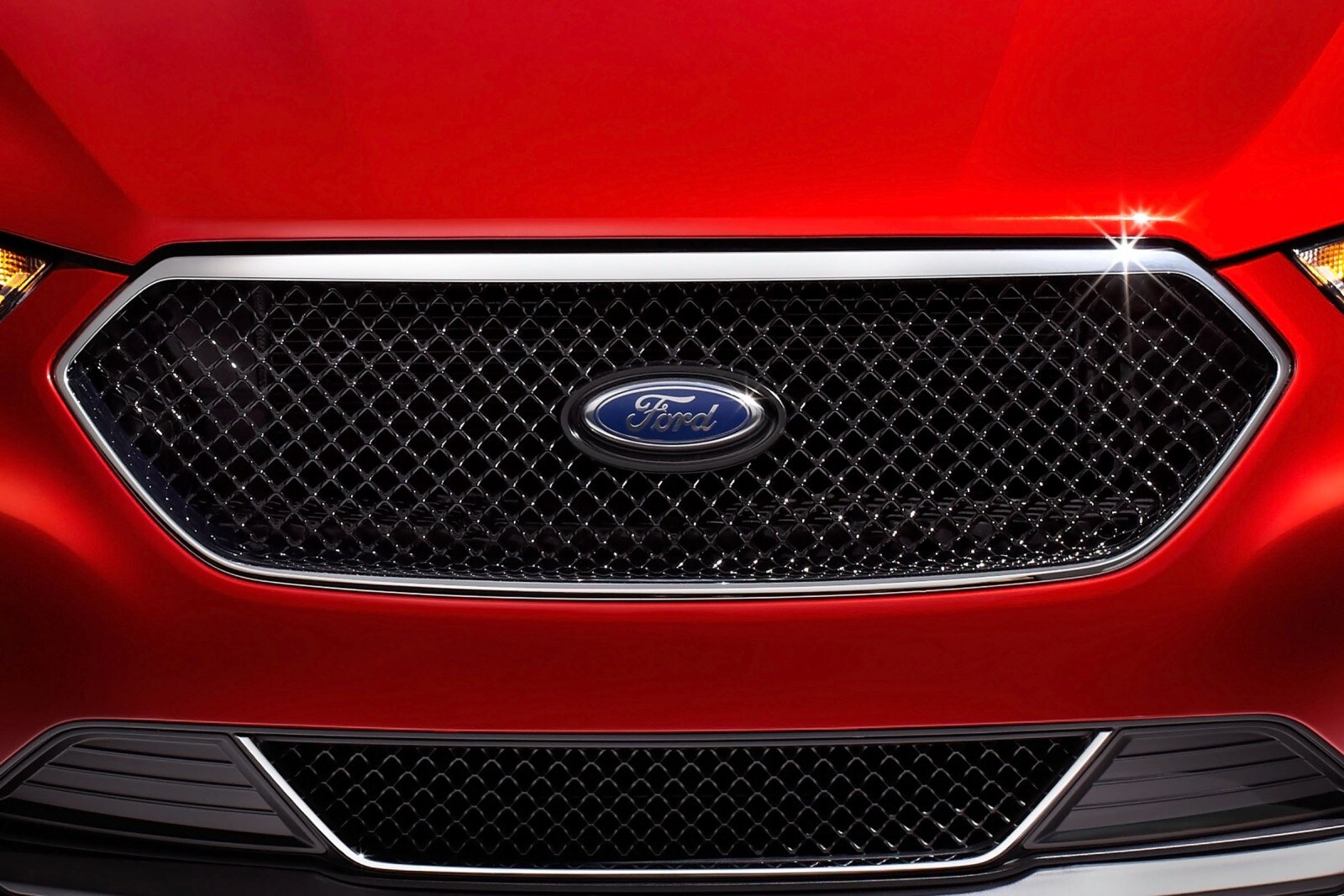 2013 Ford Taurus exterior FBDG