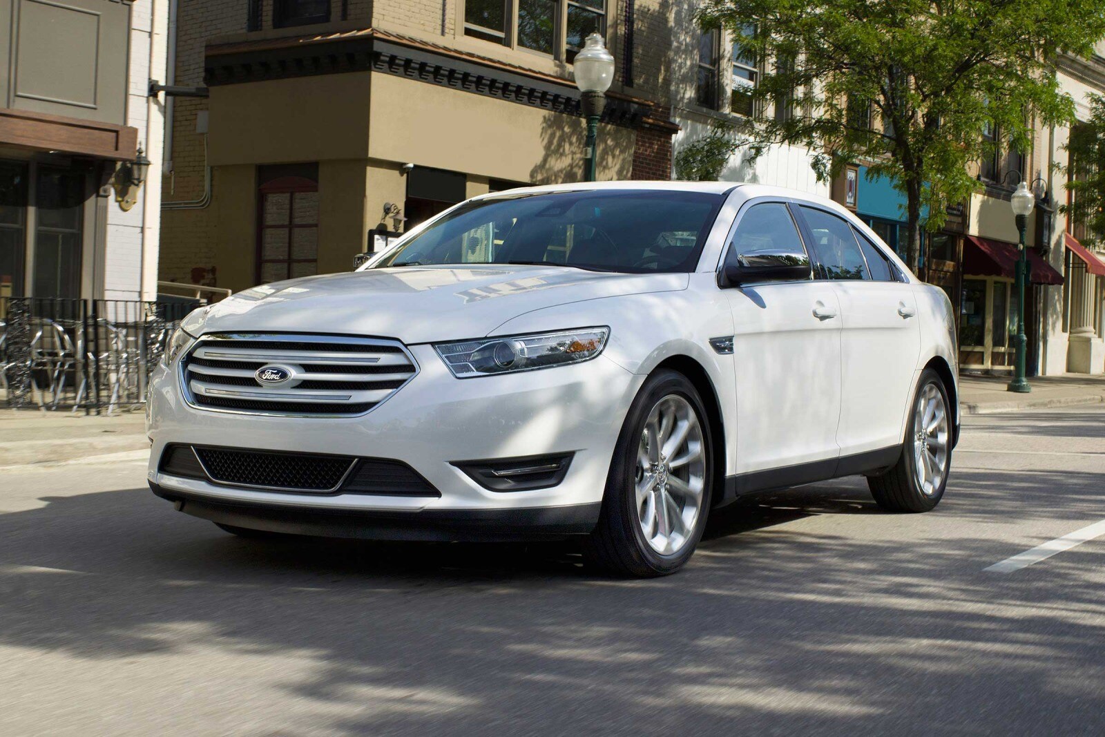 2017 Ford Taurus exterior FQ