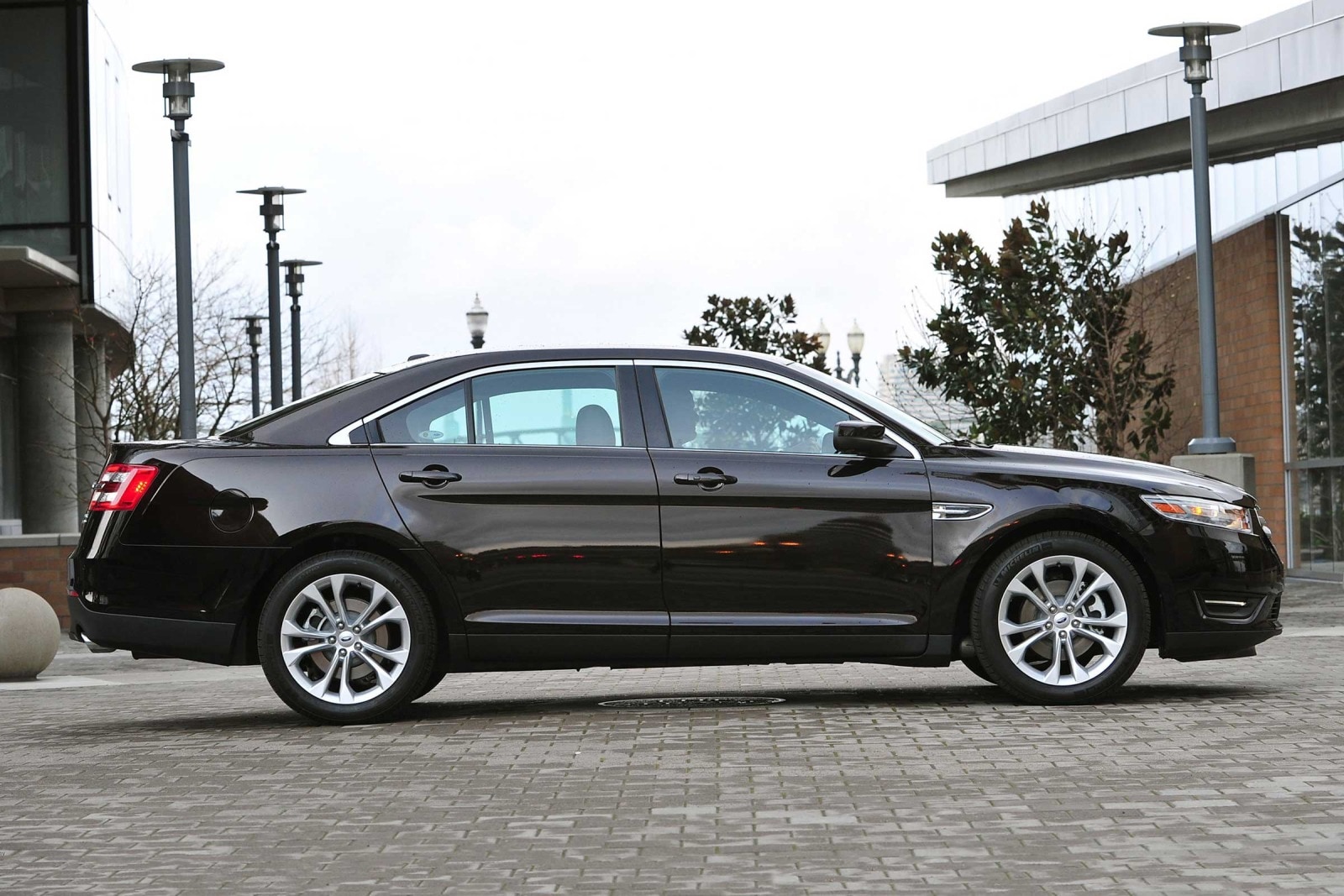2017 Ford Taurus SEL Sedan Exterior Shown