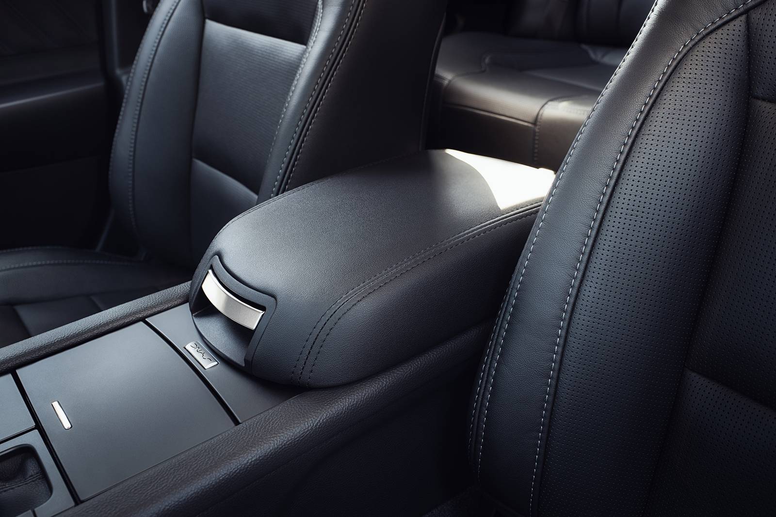 2018 Ford Taurus interior DETAIL