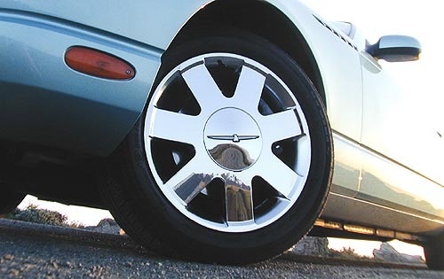 2002 Ford Thunderbird exterior W