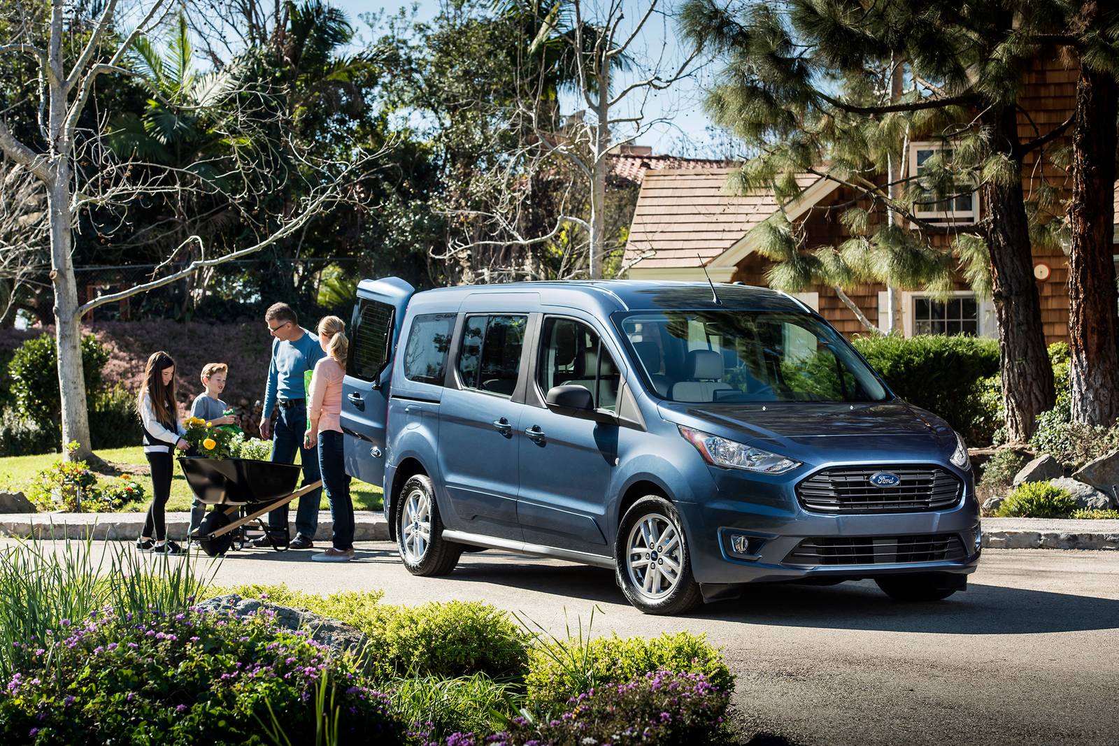 2019 Ford Transit exterior LIFE1