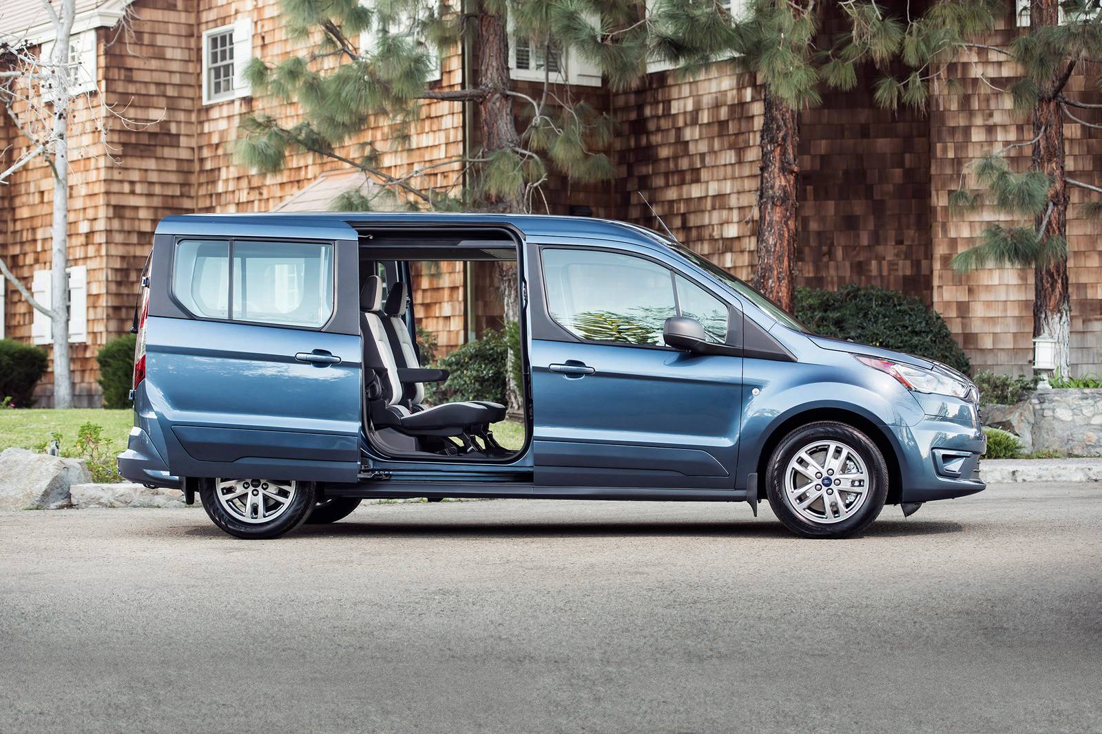 2019 Ford Transit exterior S