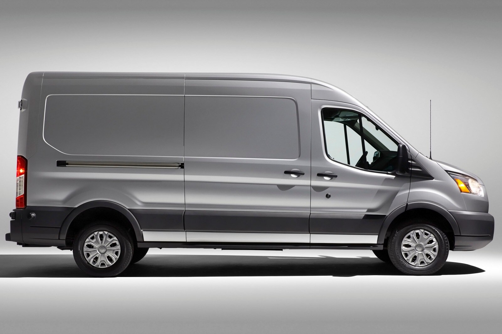 2017 Ford Transit exterior FQ