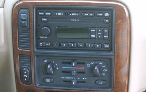 2001 Ford Windstar Cargo interior CC