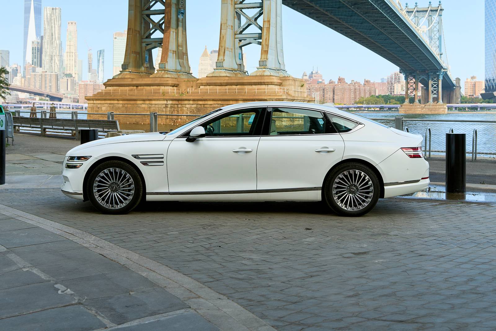 2025 Genesis Electrified G80 exterior S