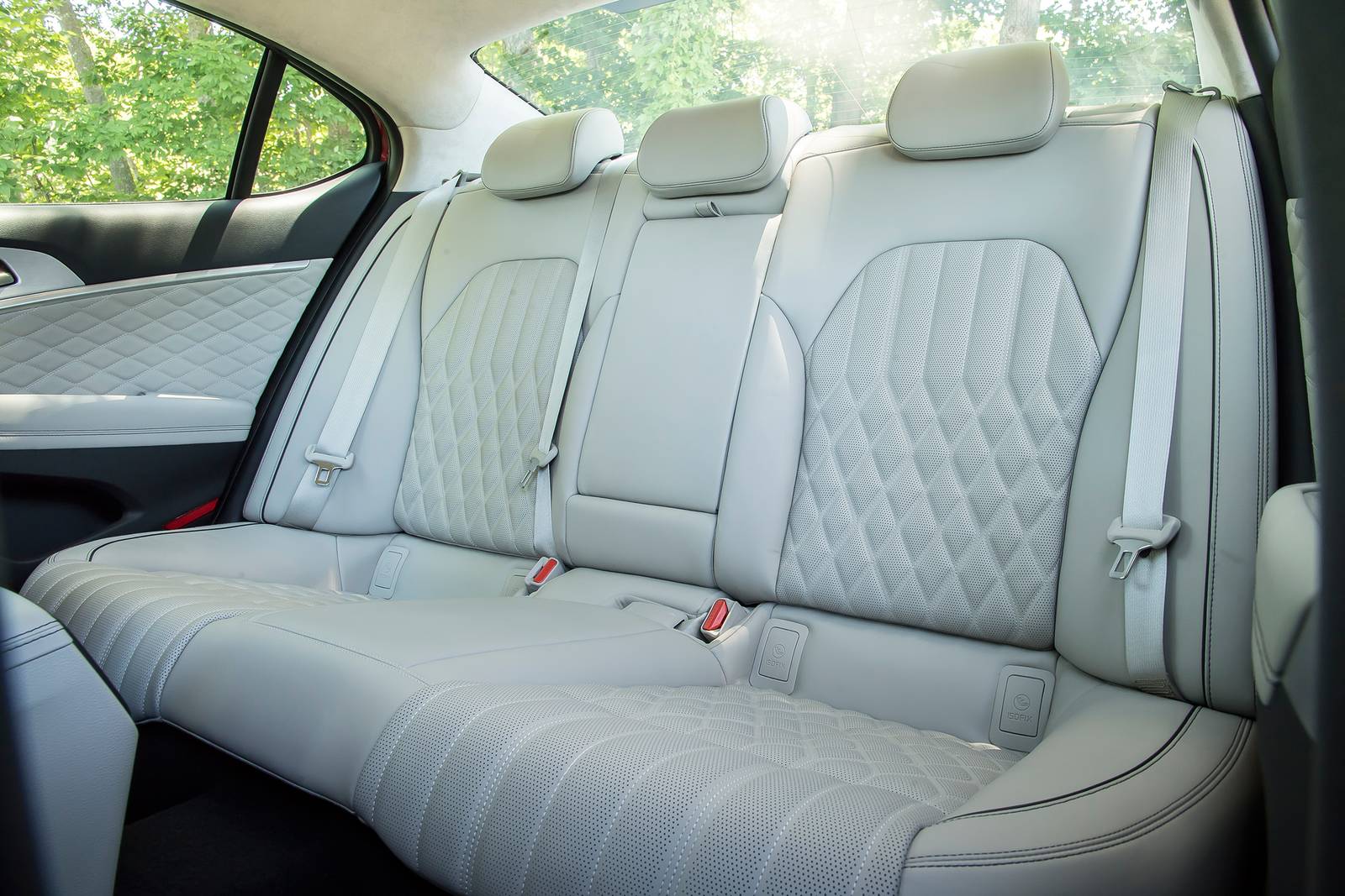 2019 Genesis G70 interior RI