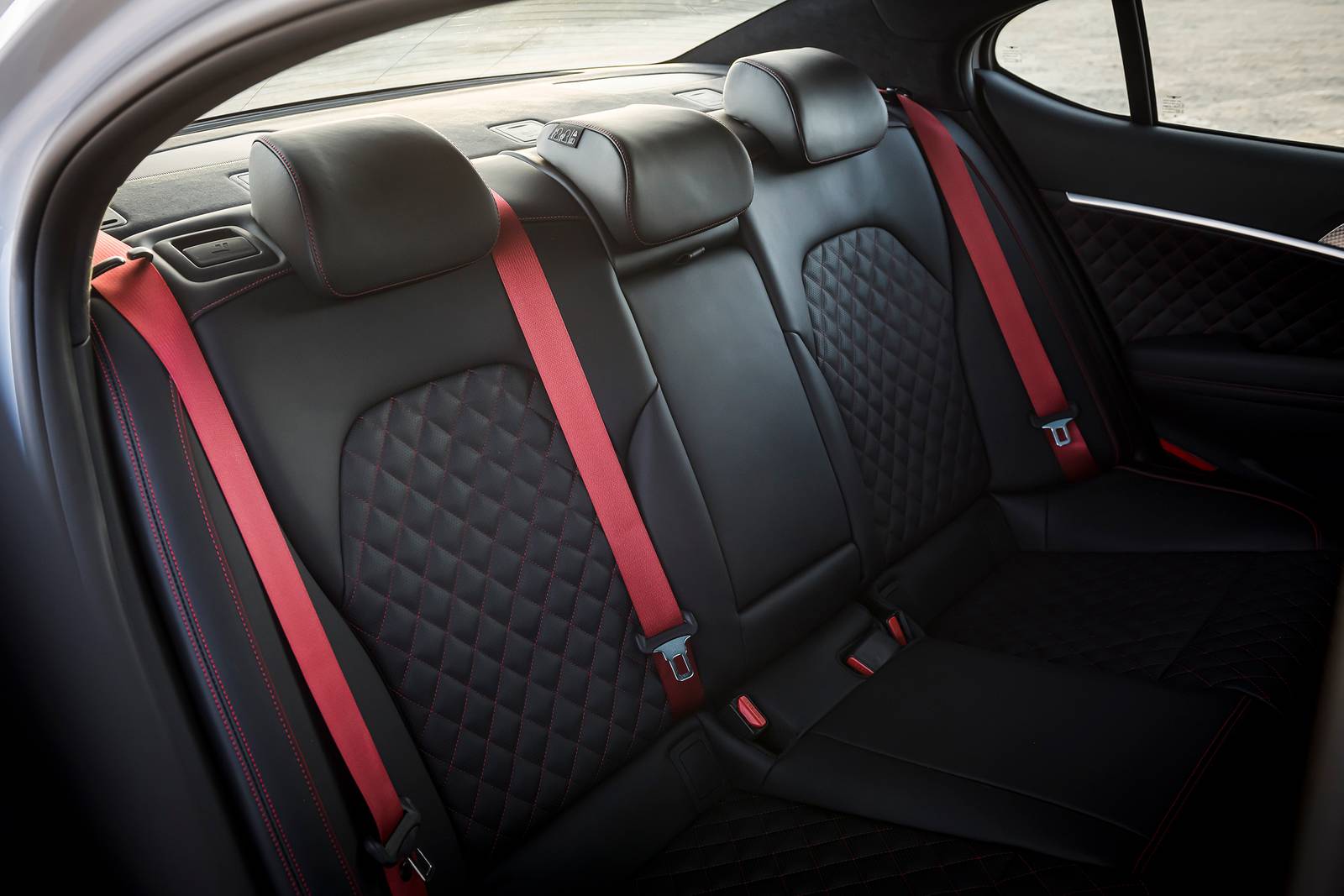 2023 Genesis G70 interior RI