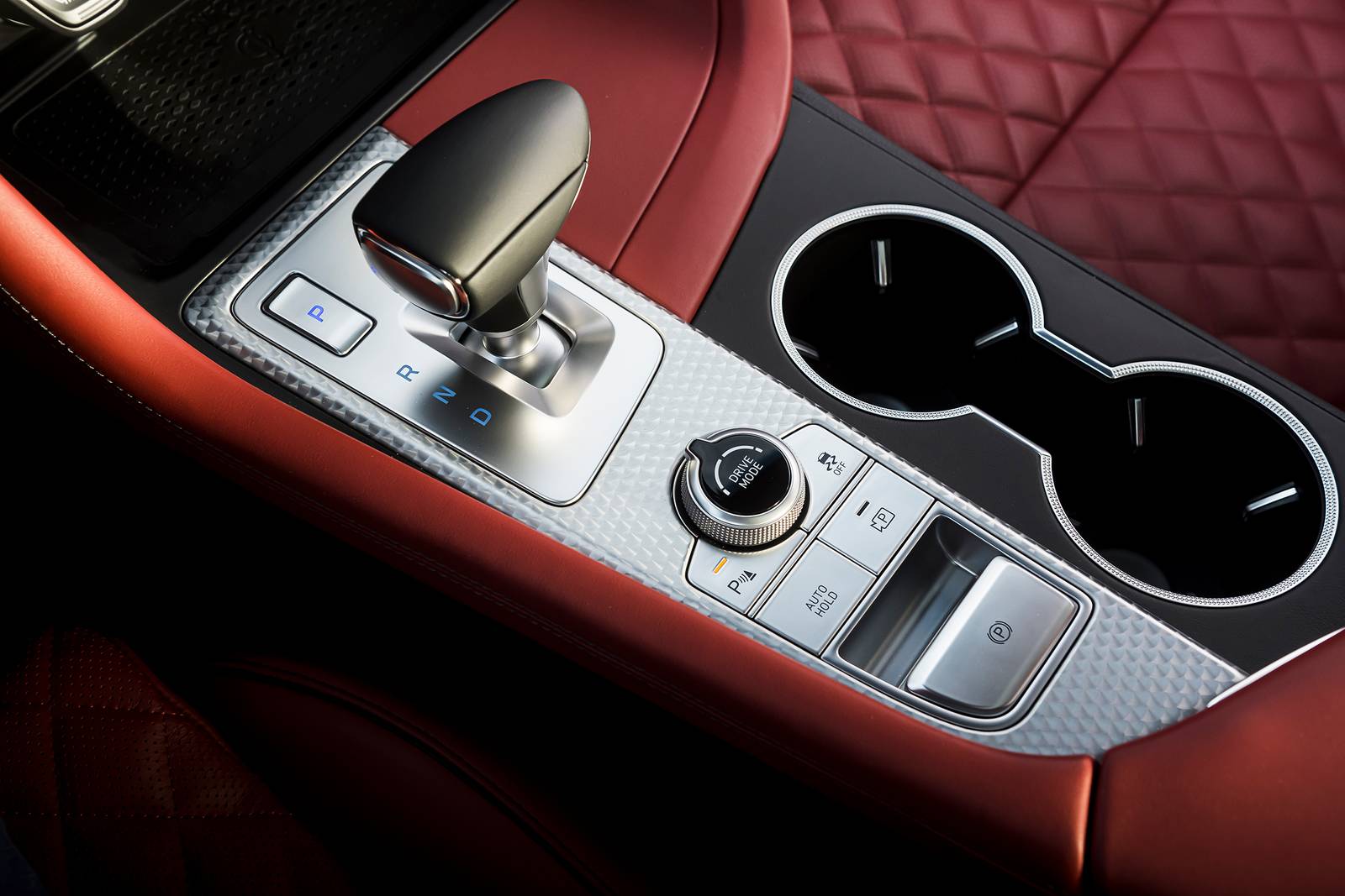 2024 Genesis G70 interior SHF