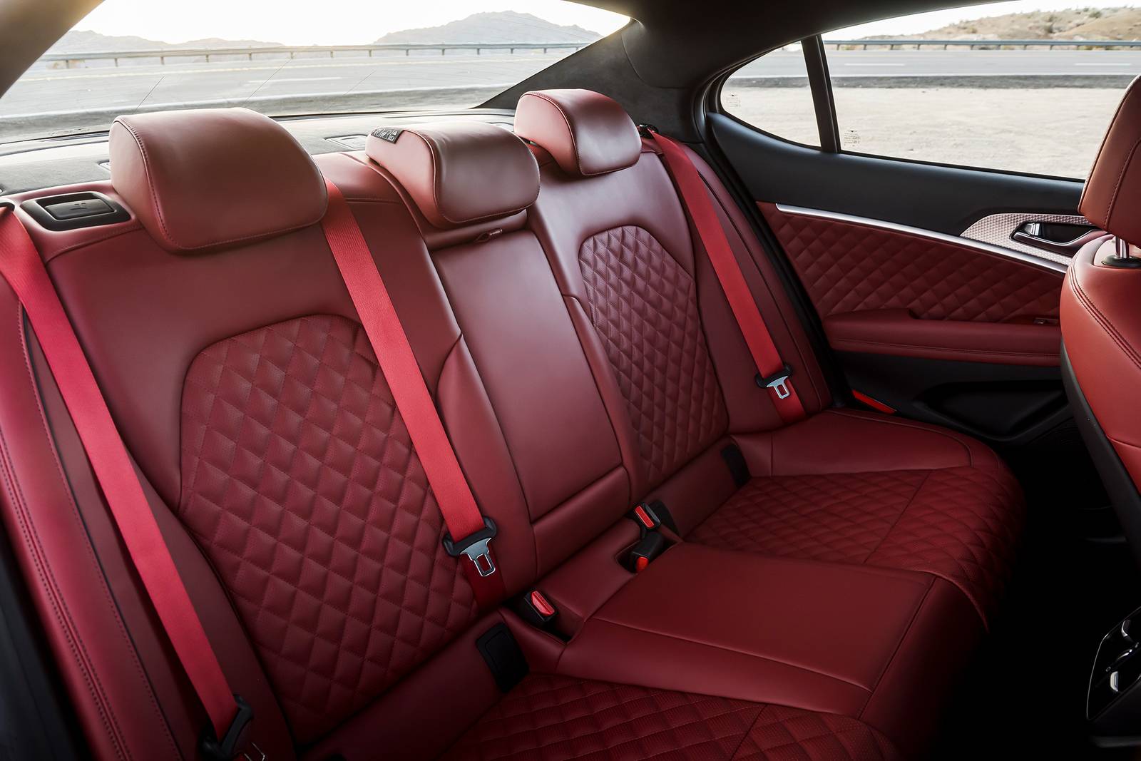 2025 Genesis G70 interior RI