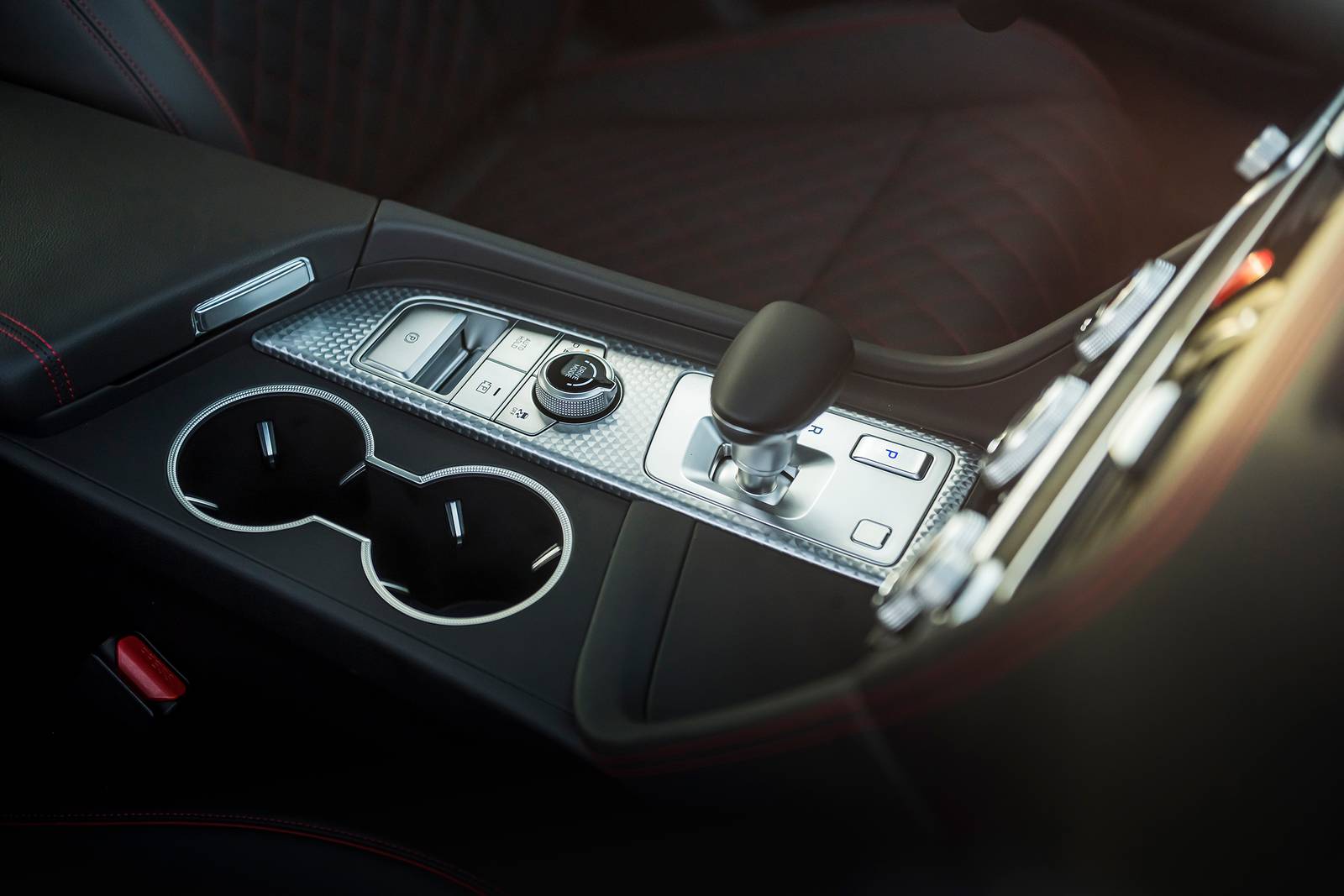 2025 Genesis G70 interior SHF