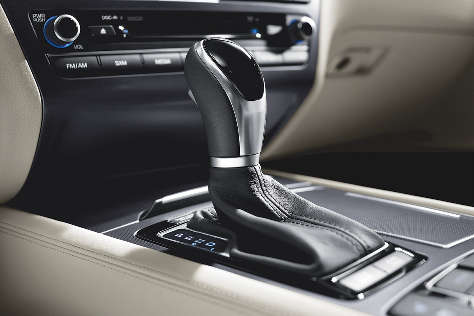 2017 Genesis G80 interior SHF