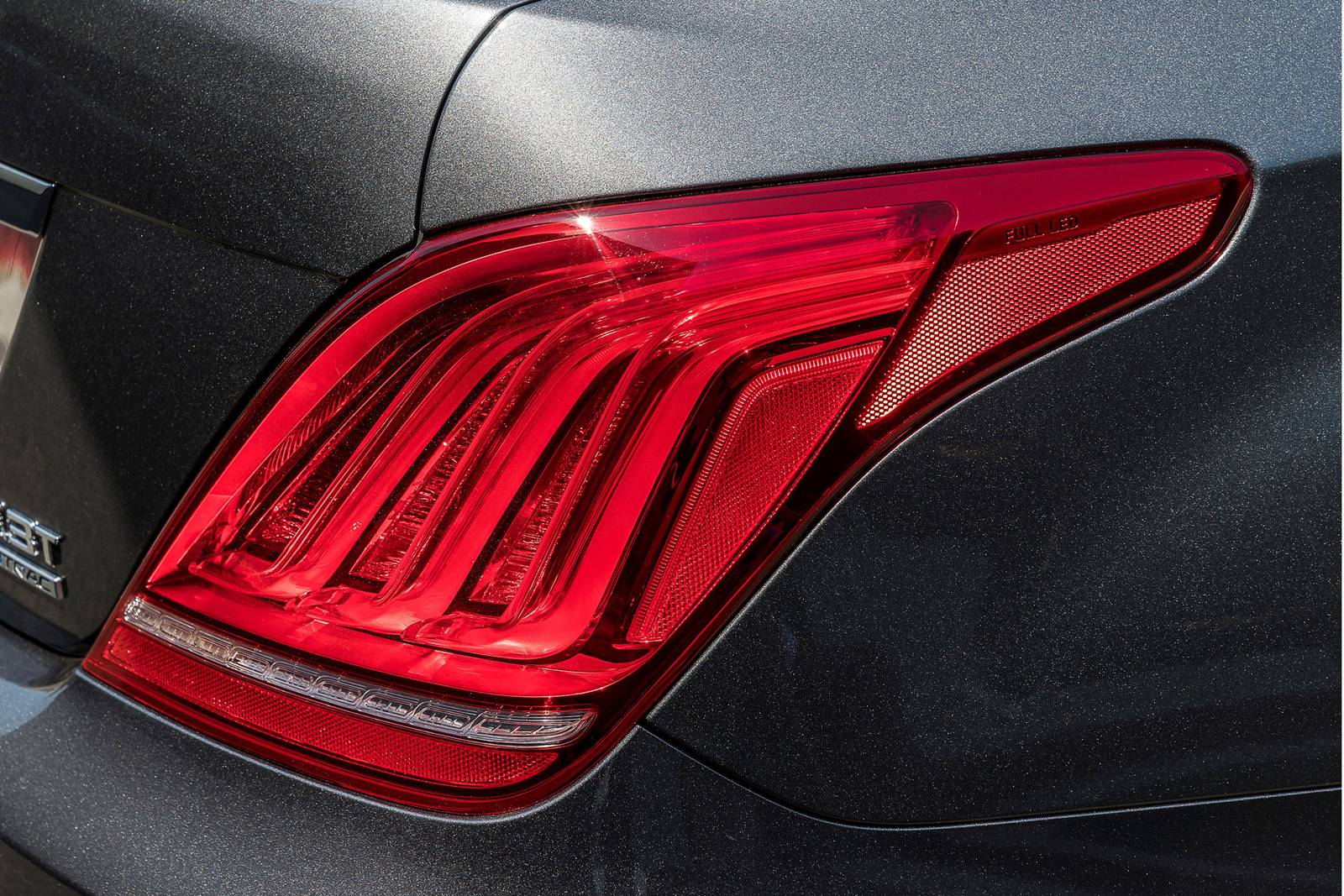 2017 Genesis G90 exterior EDETAIL