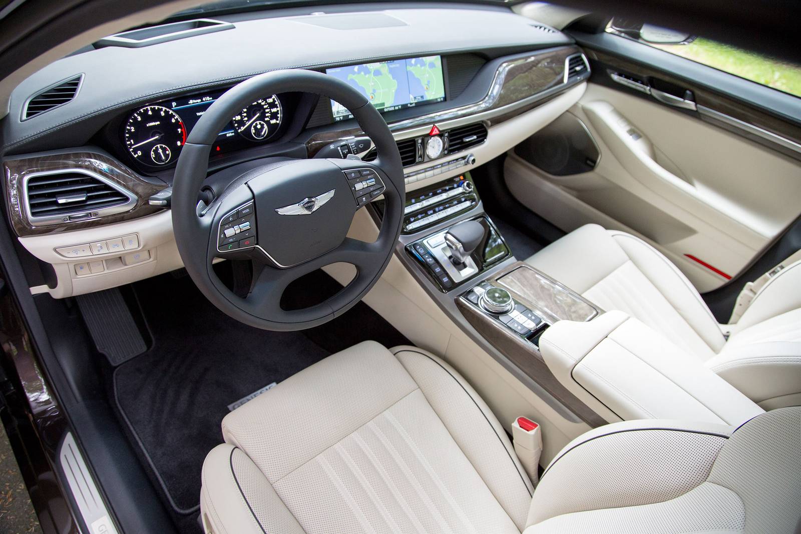2017 Genesis G90 interior I
