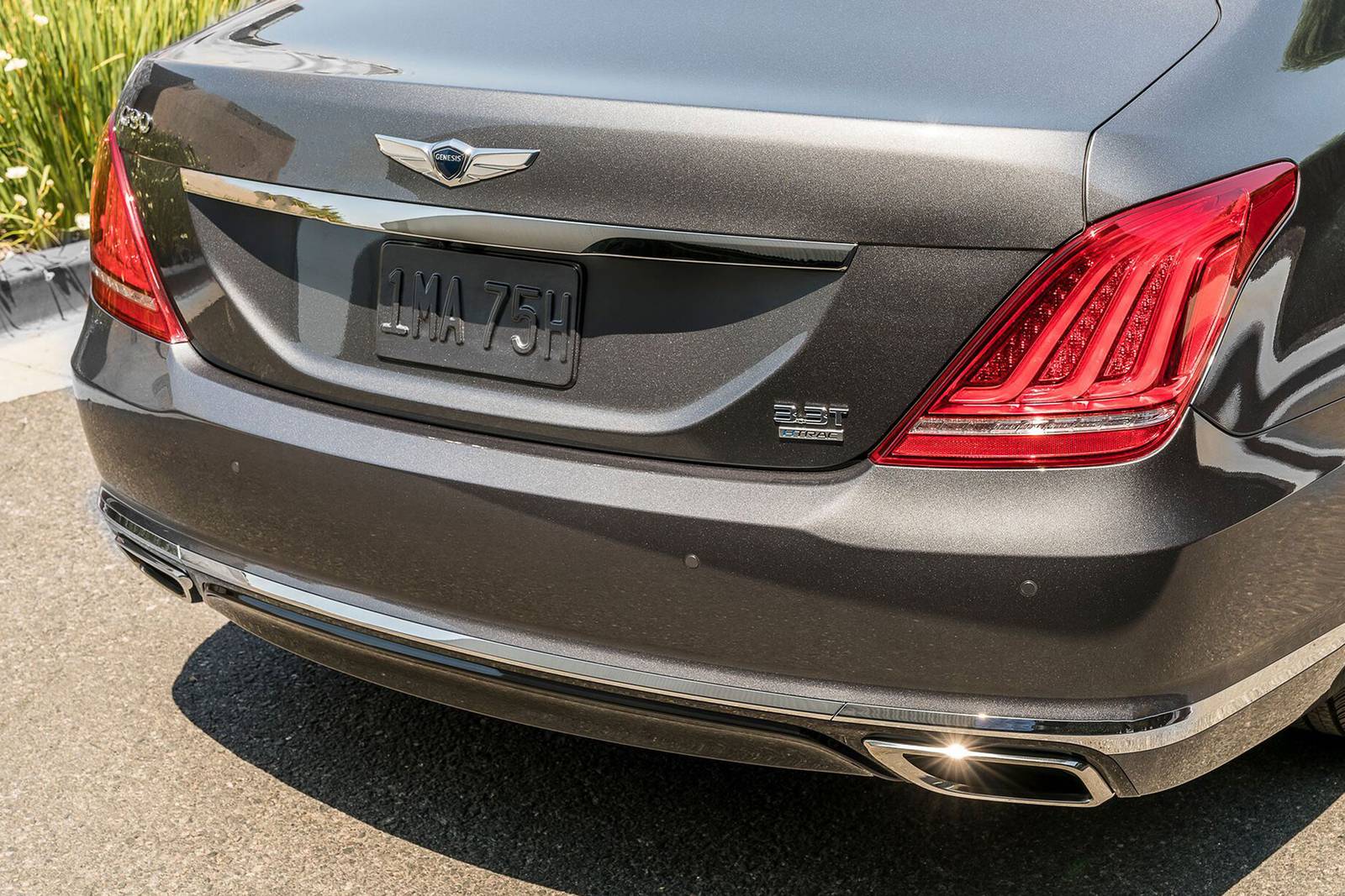 2017 Genesis G90 exterior RBDG