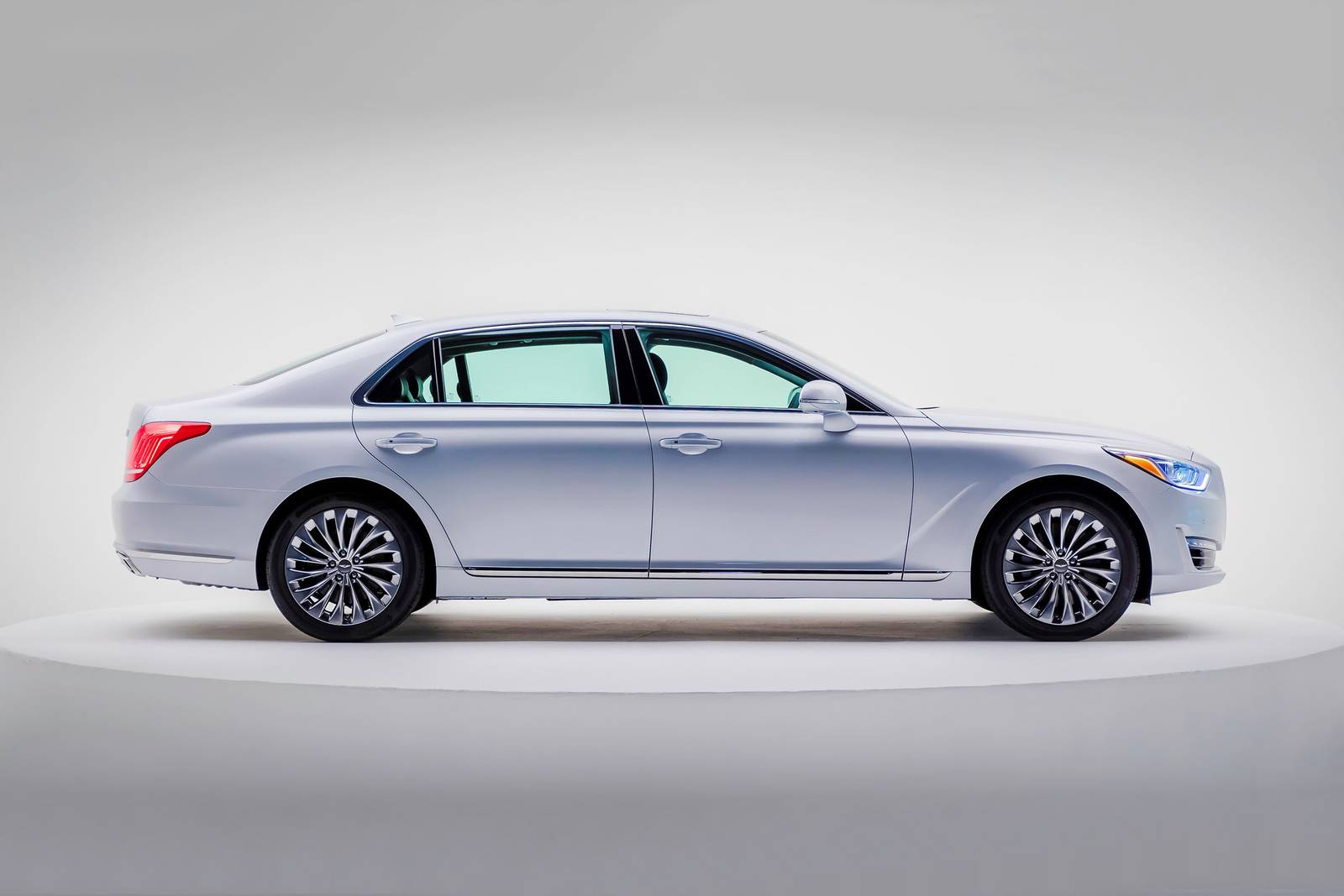 2017 Genesis G90 exterior EXM