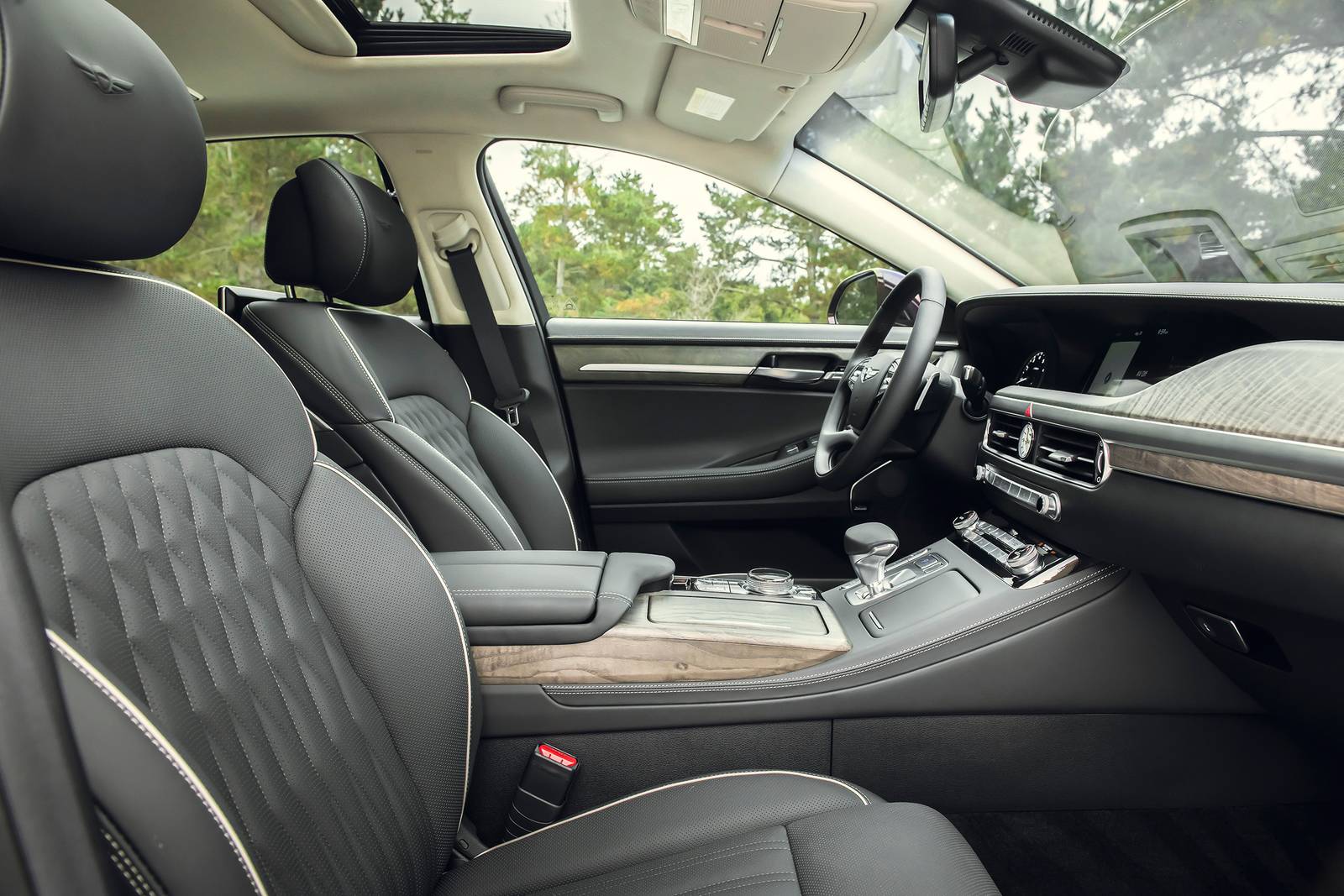 2021 Genesis G90 interior I