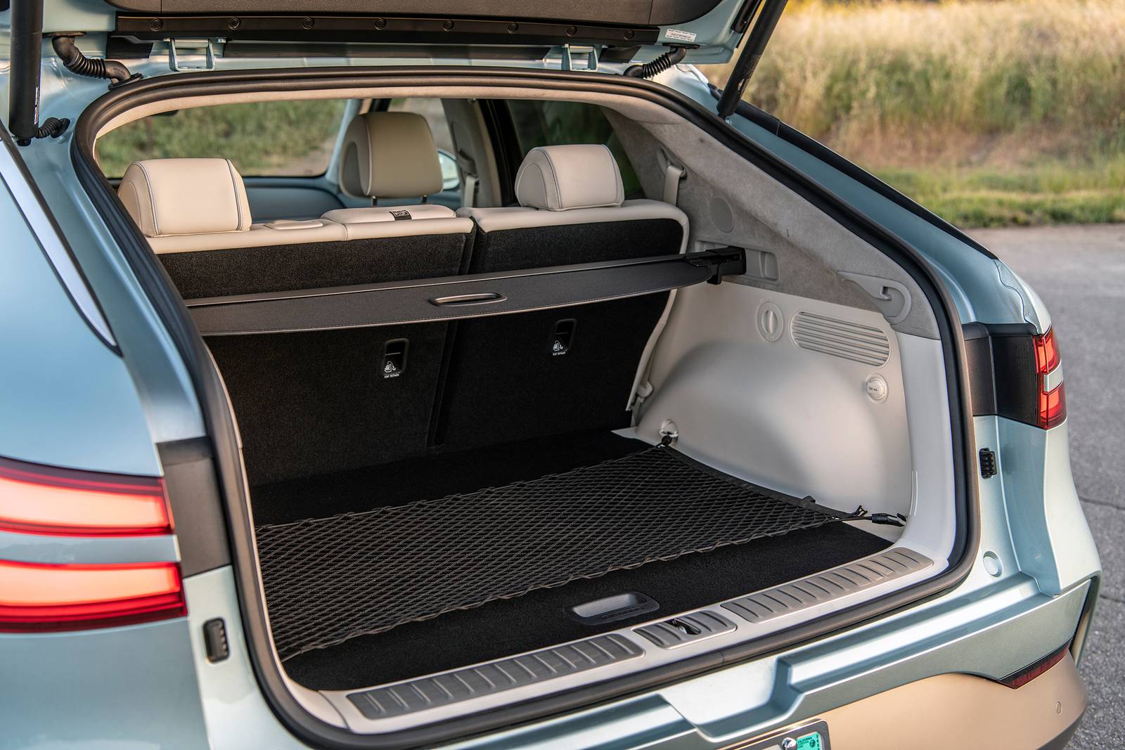 2023 Genesis GV60 interior CARGO