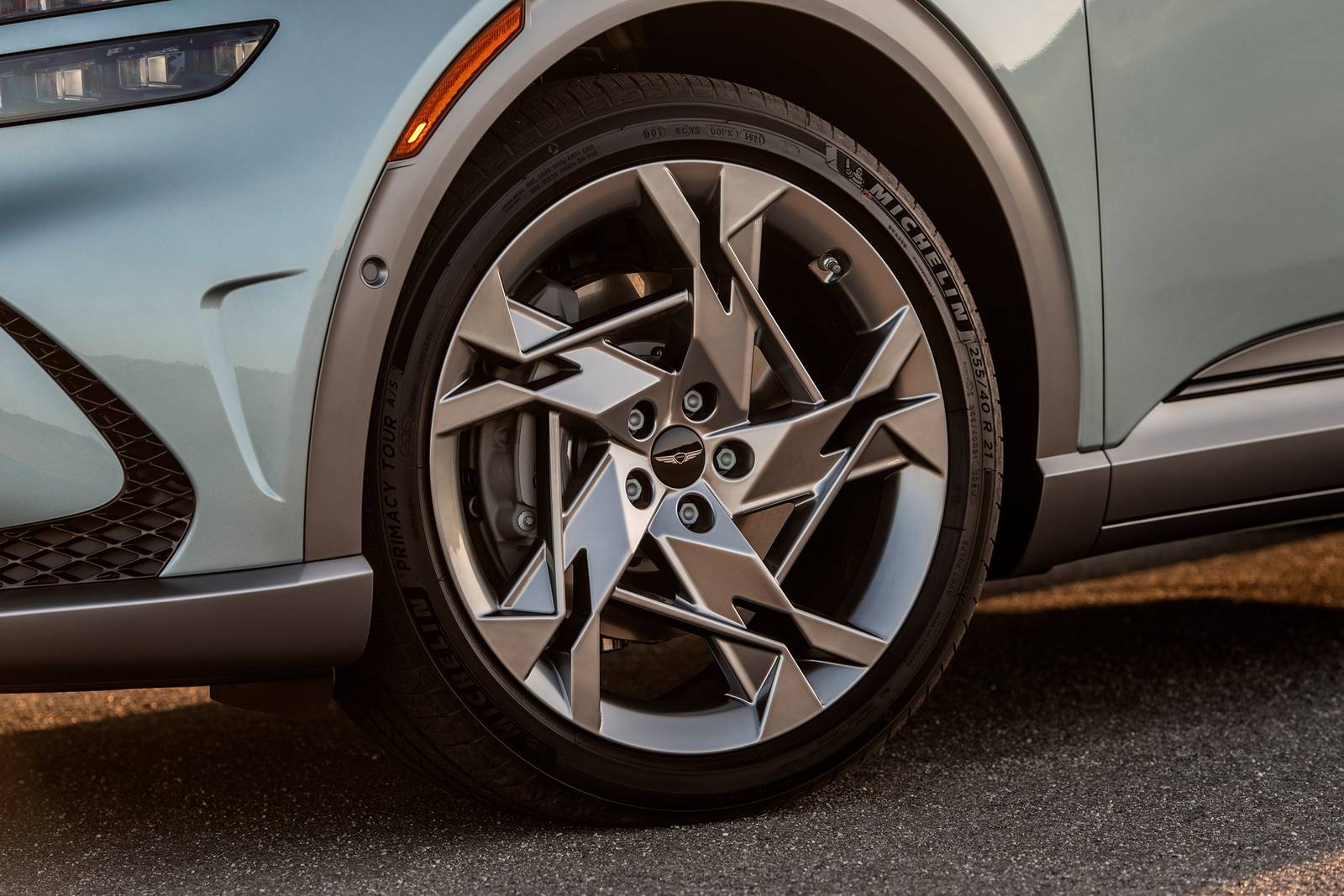 2025 Genesis Gv60 exterior W