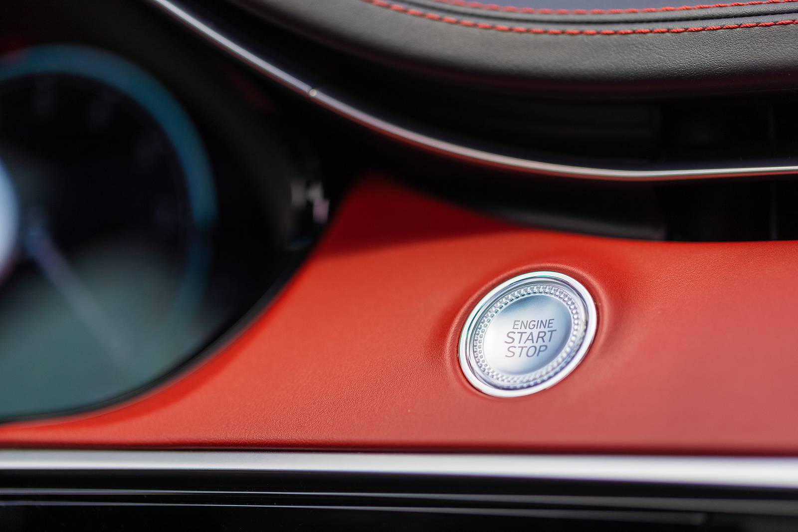 2022 Genesis GV70 front safety DETAIL