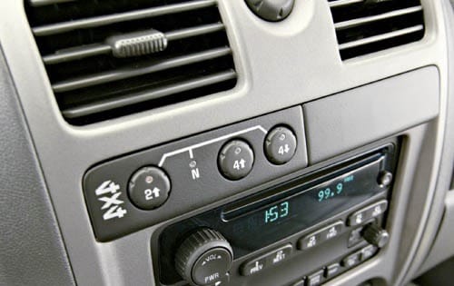 2004 GMC Canyon interior CC