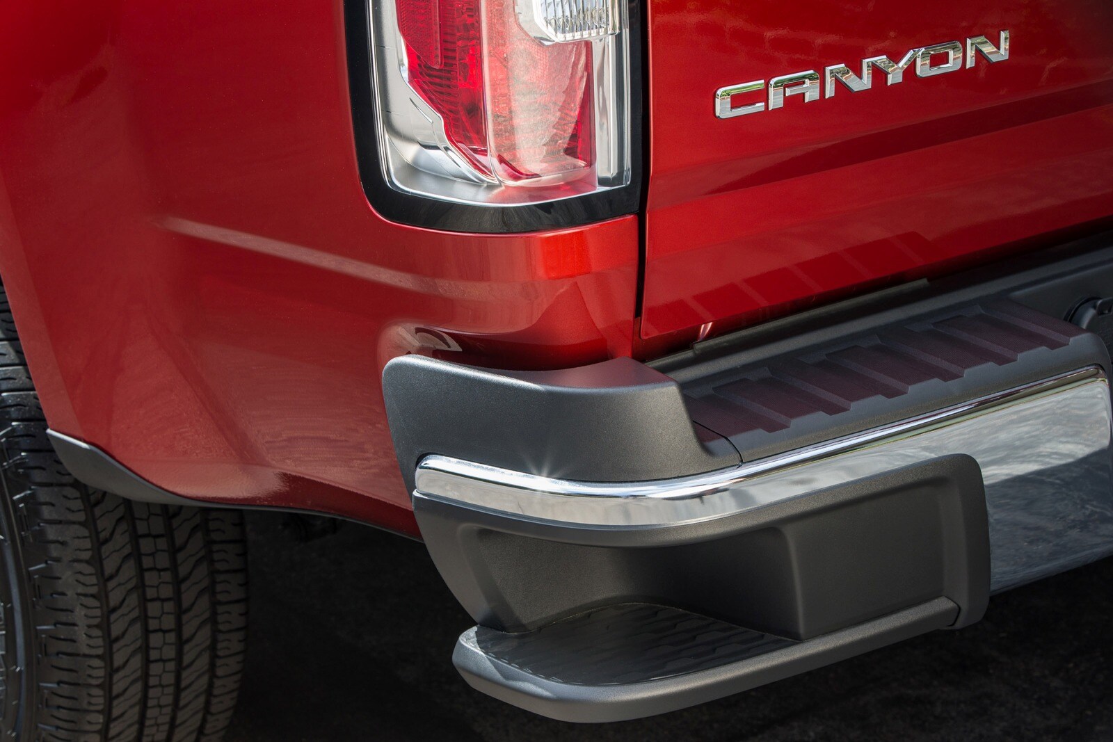 2016 Gmc Canyon exterior RBDG