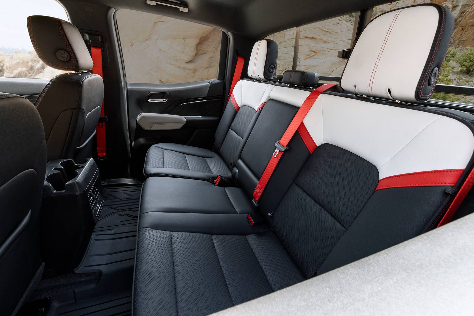 2023 Gmc Canyon interior RI