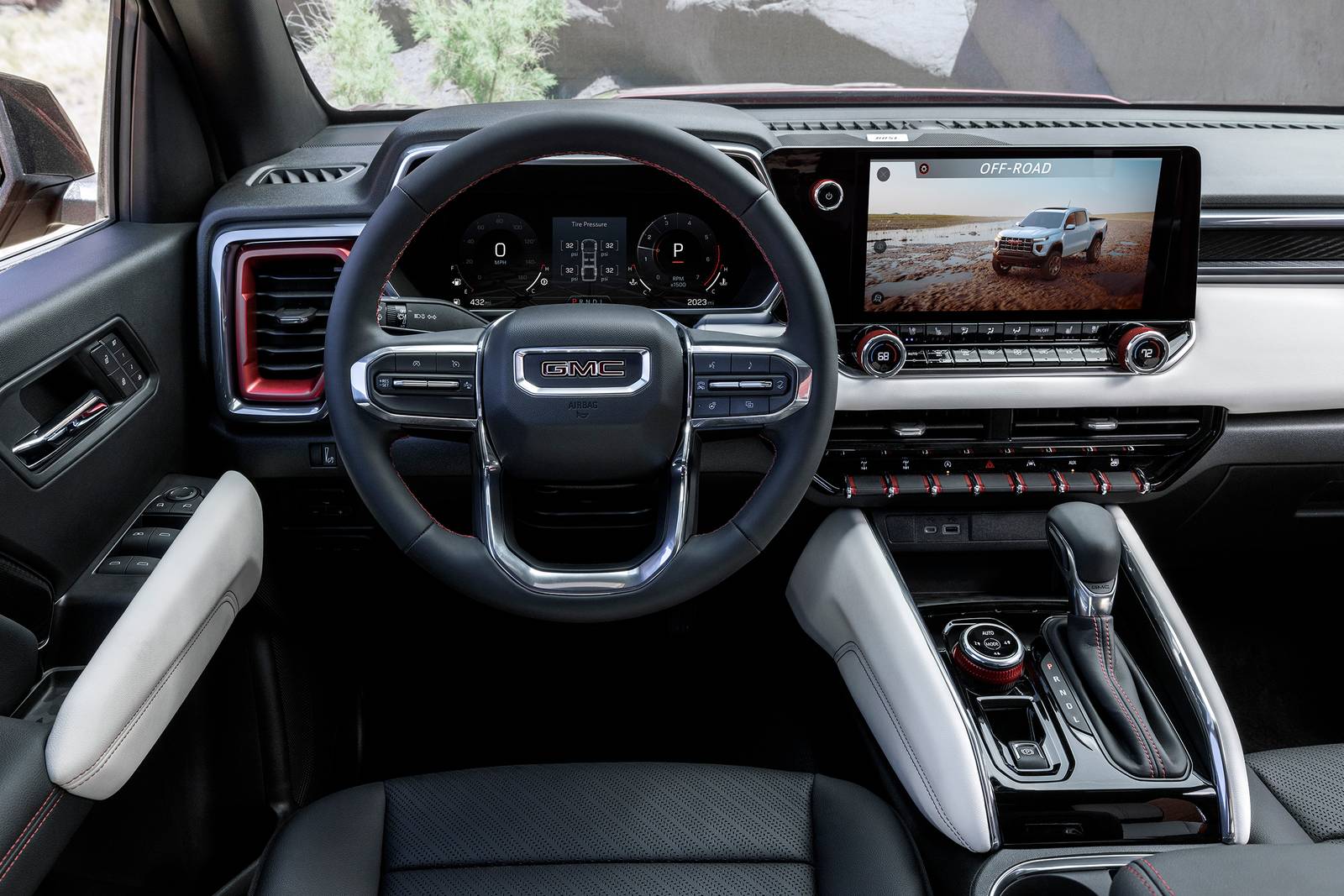 2023 Gmc Canyon interior SWD