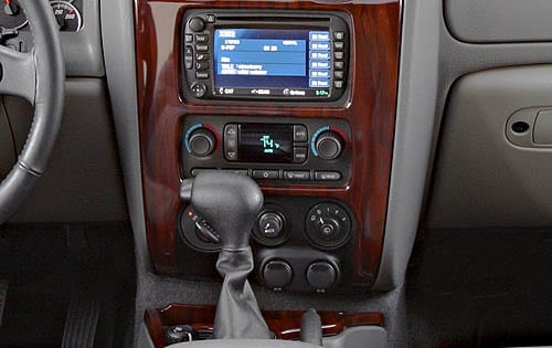 2005 GMC Envoy interior CC