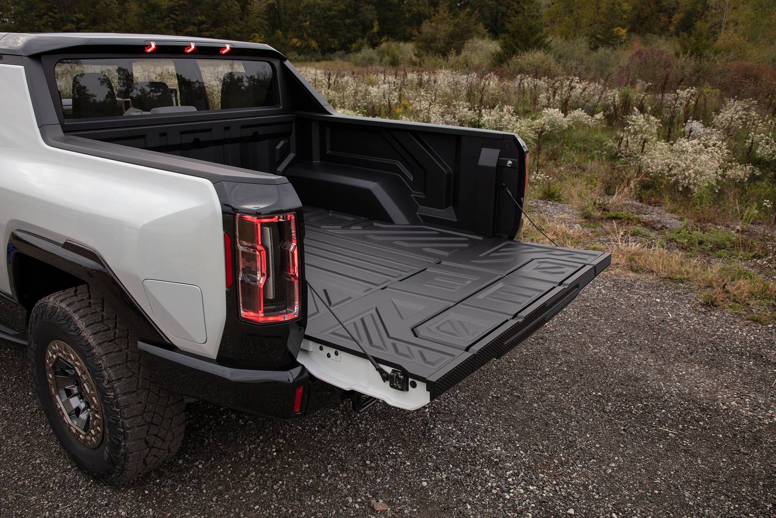 2024 GMC HUMMER EV exterior EDETAIL