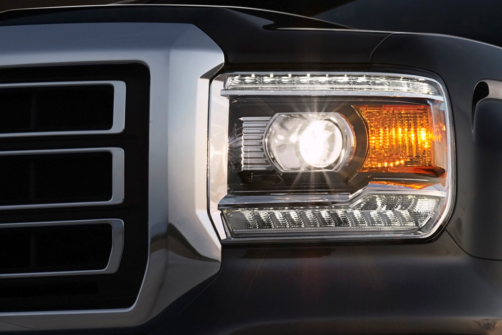 2014 GMC Sierra 1500 front safety EDETAIL