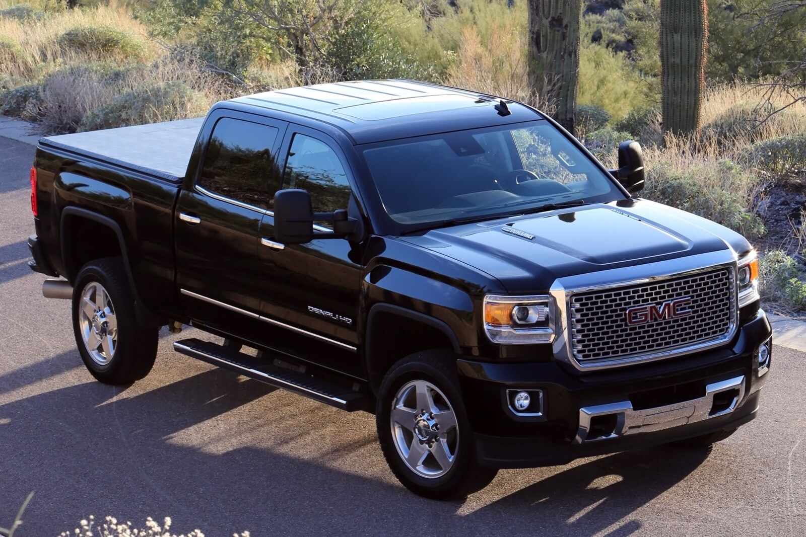 2016 GMC Sierra 2500HD Denali Crew Cab Pickup Exterior