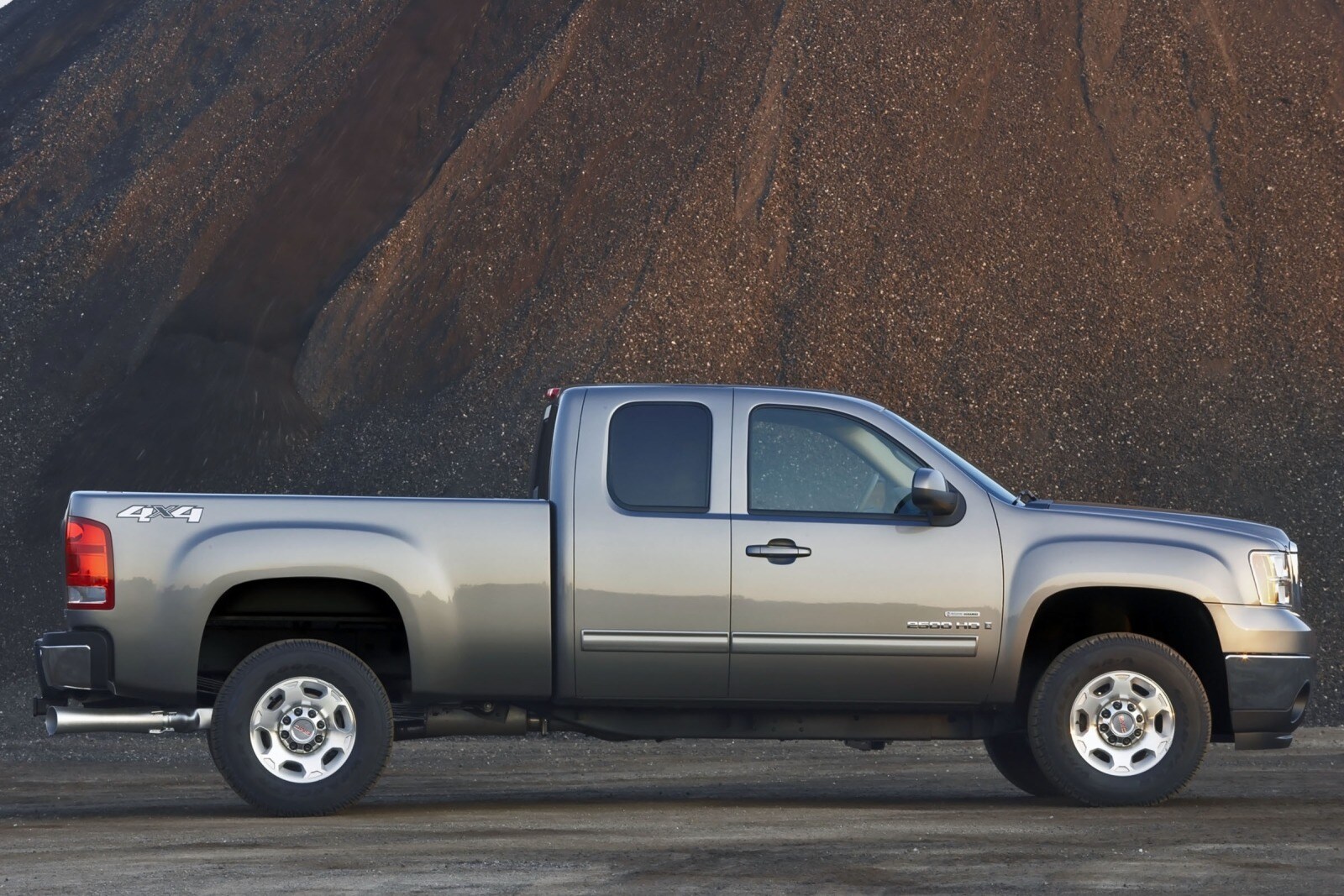 2012 GMC Sierra — OEM photo 3