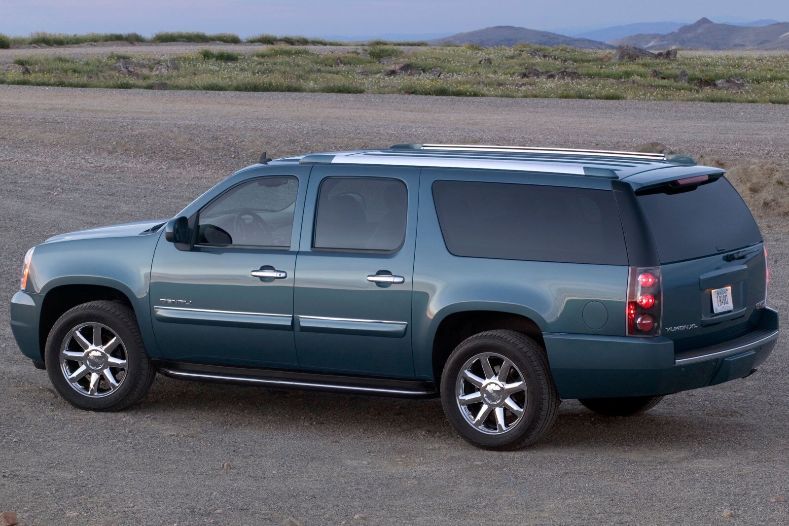 2013 GMC Yukon XL Denali 4dr SUV Exterior
