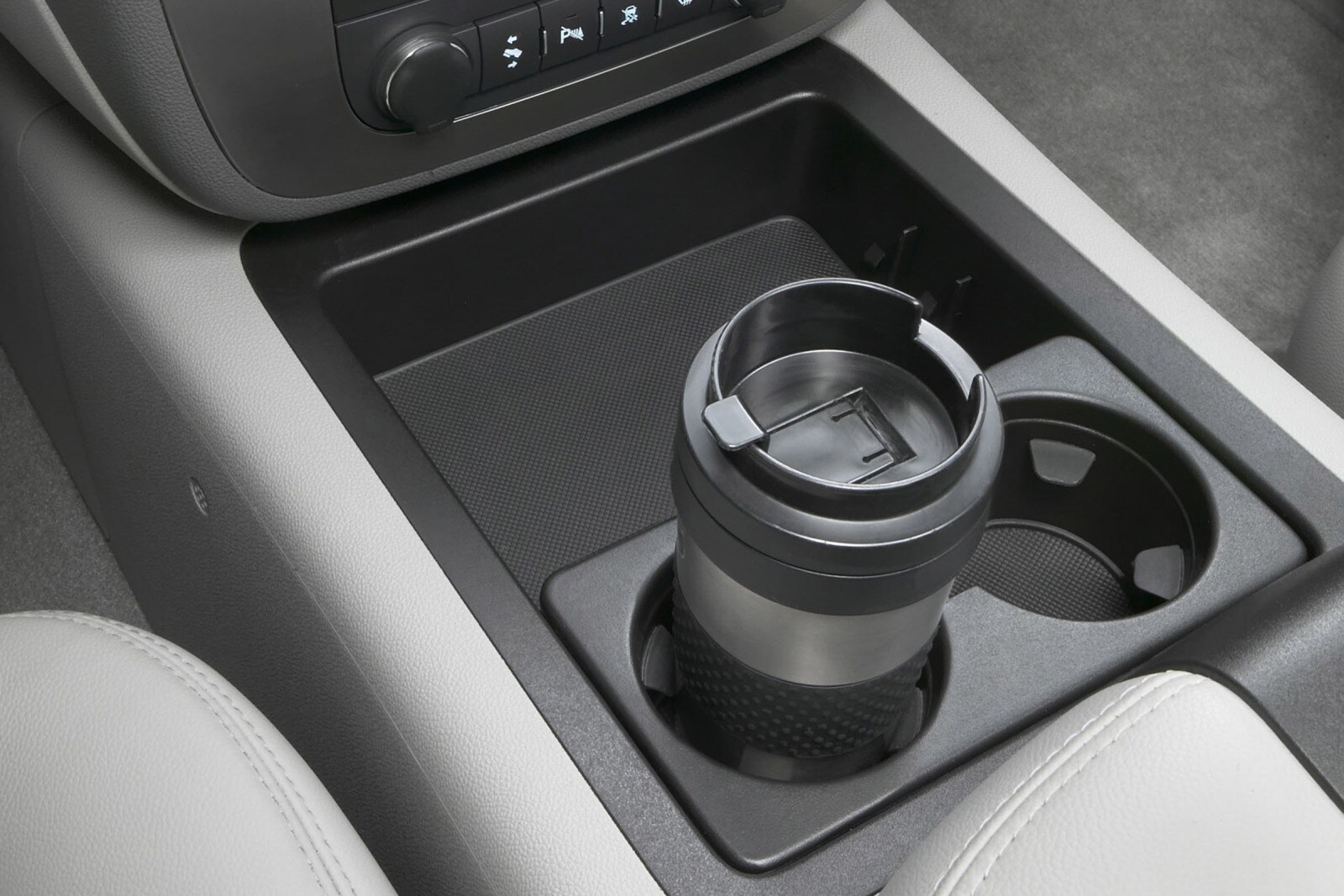 2013 GMC Yukon XL interior CUP