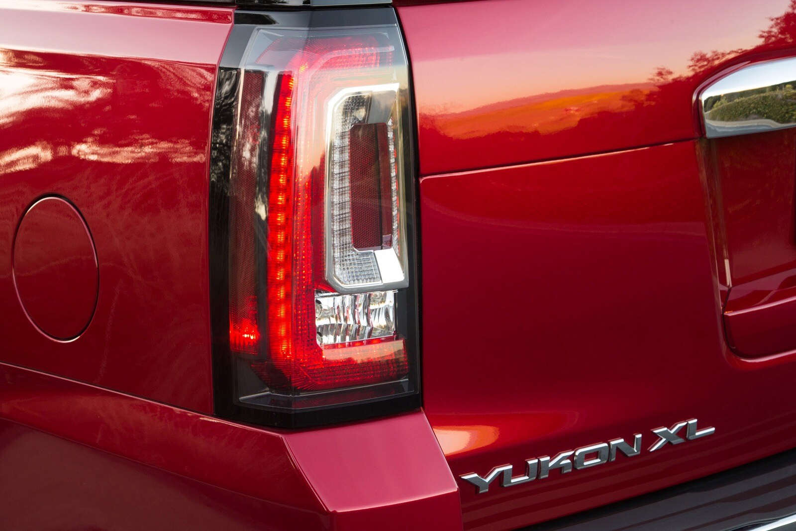 2016 Gmc Yukon exterior RBDG