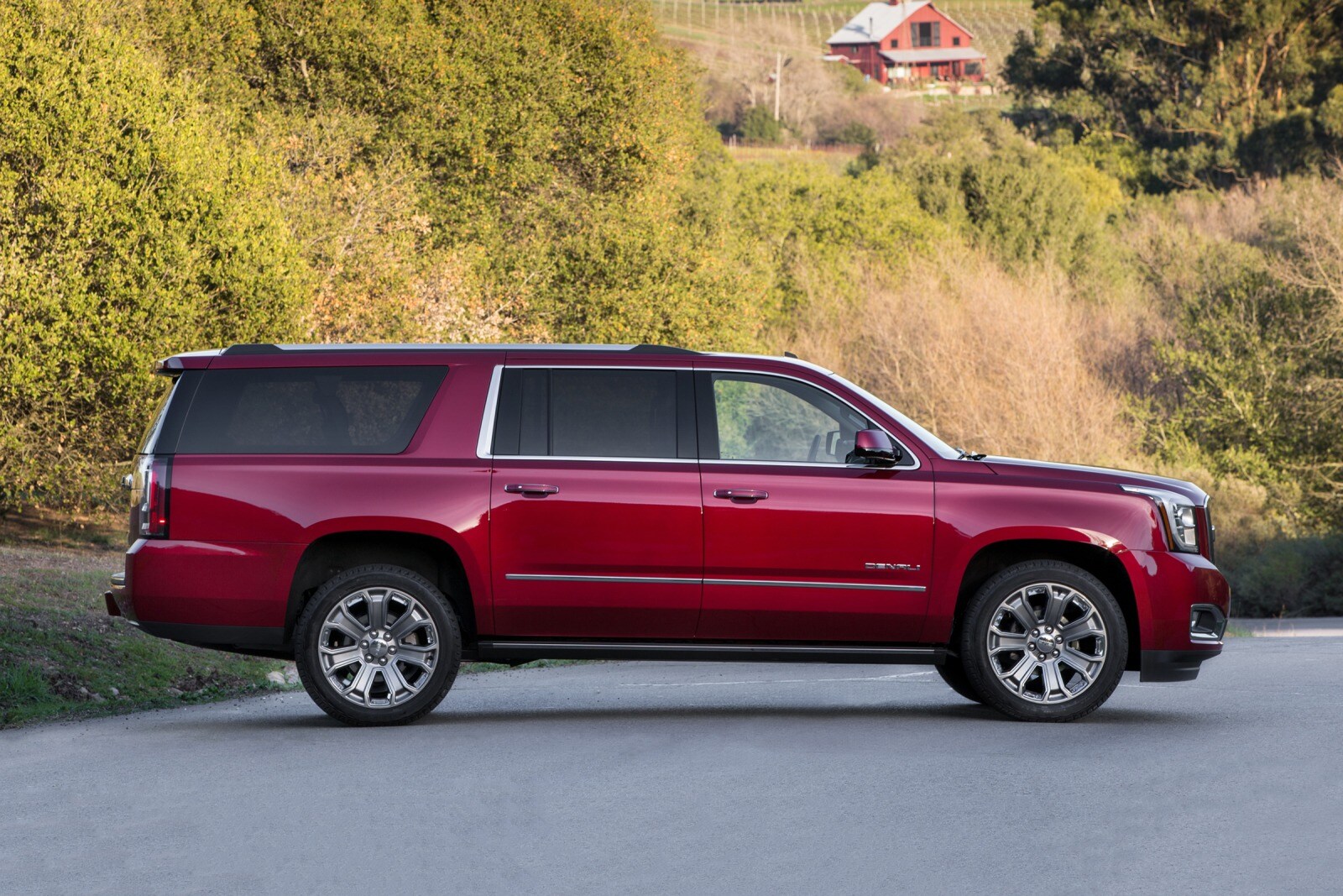 GMC Yukon XL Denali 4dr SUV Exterior
