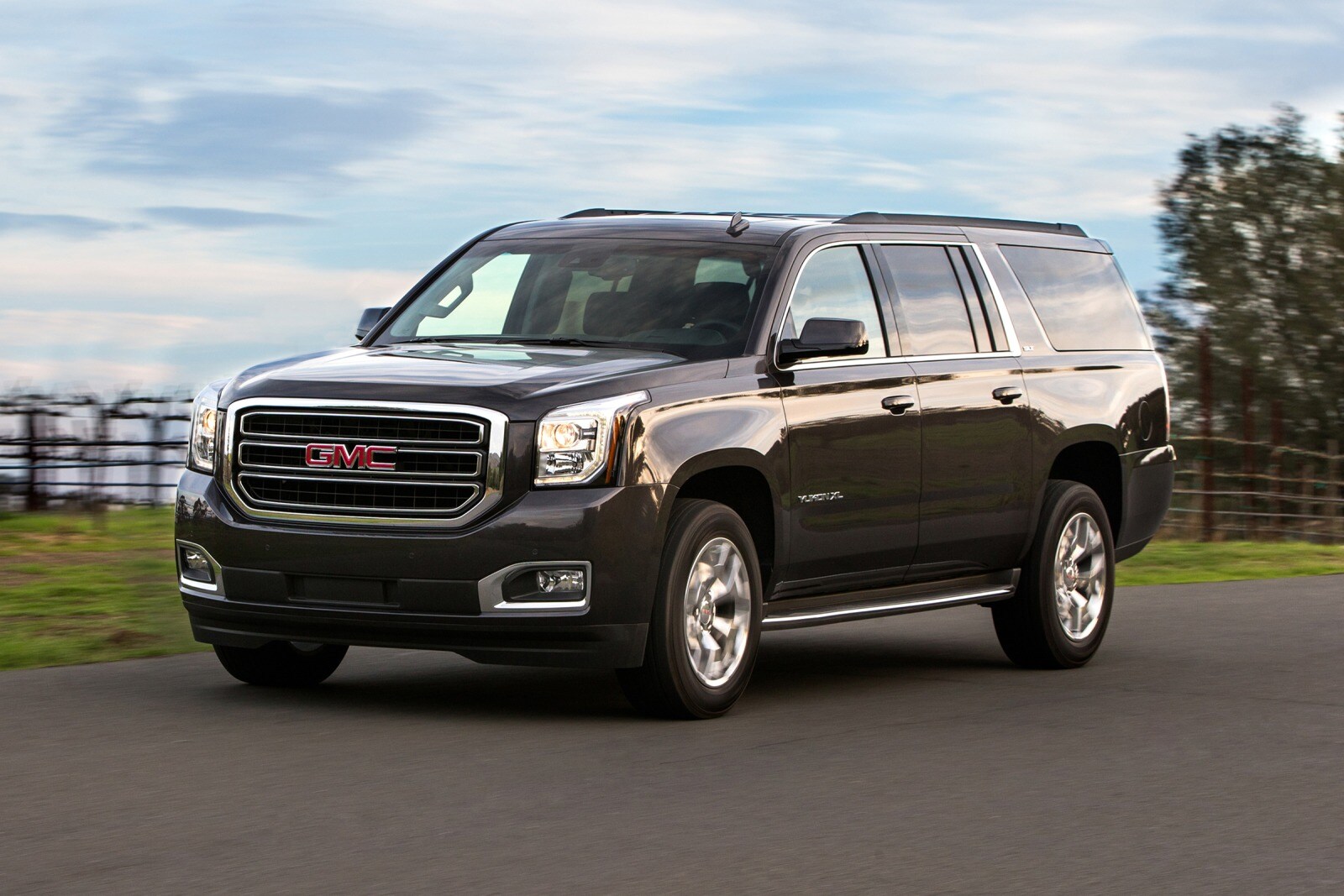 2017 GMC Yukon XL exterior FQ