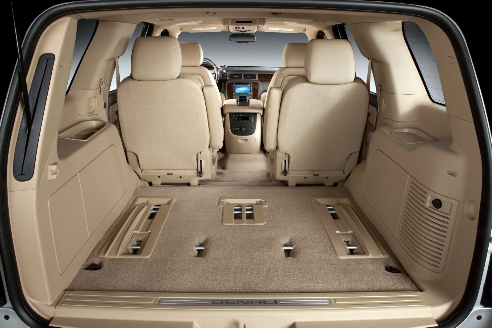 2013 GMC Yukon XL interior CARGO