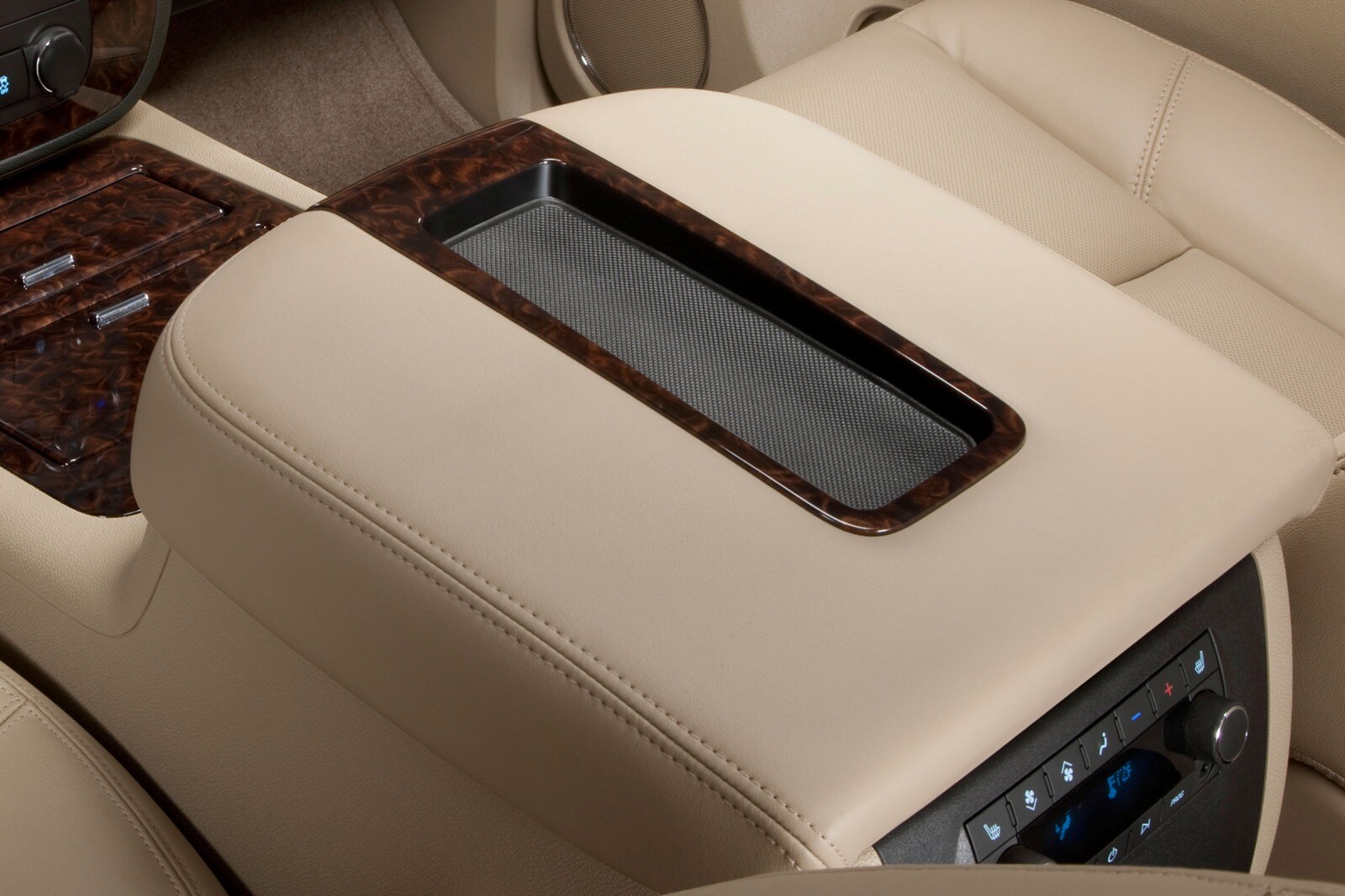 2013 GMC Yukon XL interior CC