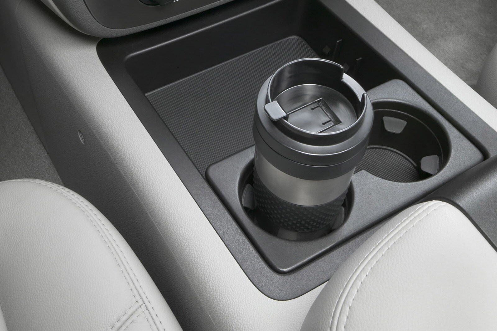 2013 GMC Yukon XL interior CUP