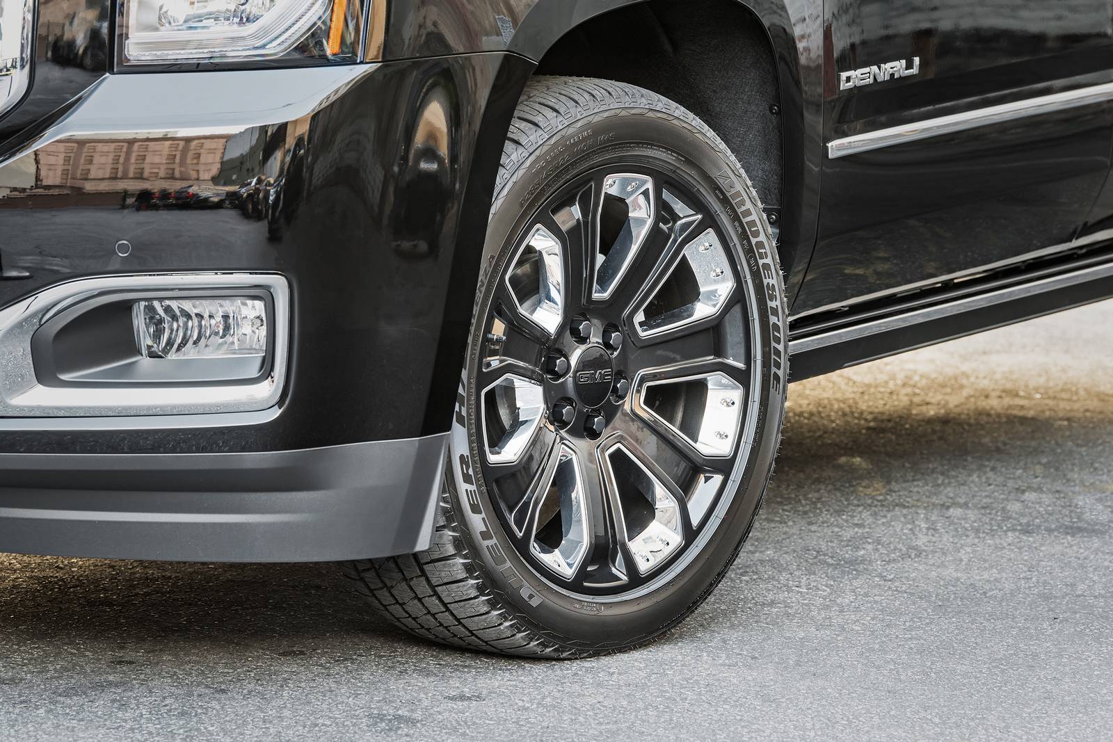 2018 Gmc Yukon exterior W