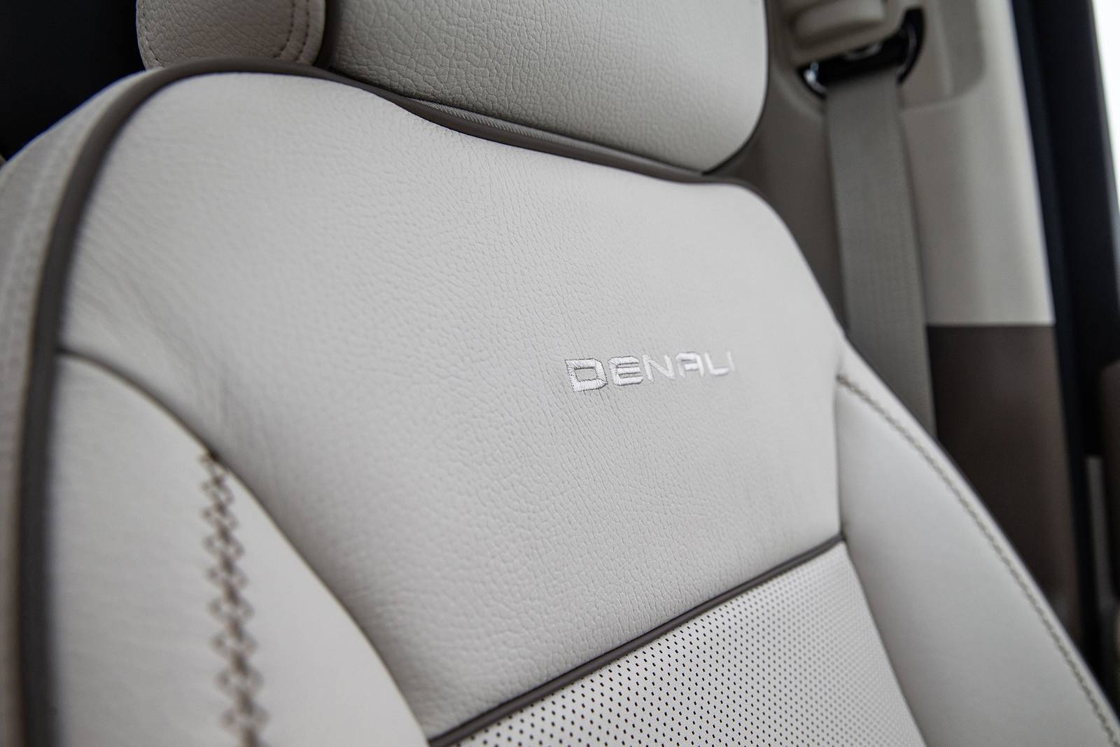 2023 Gmc Yukon interior DETAIL