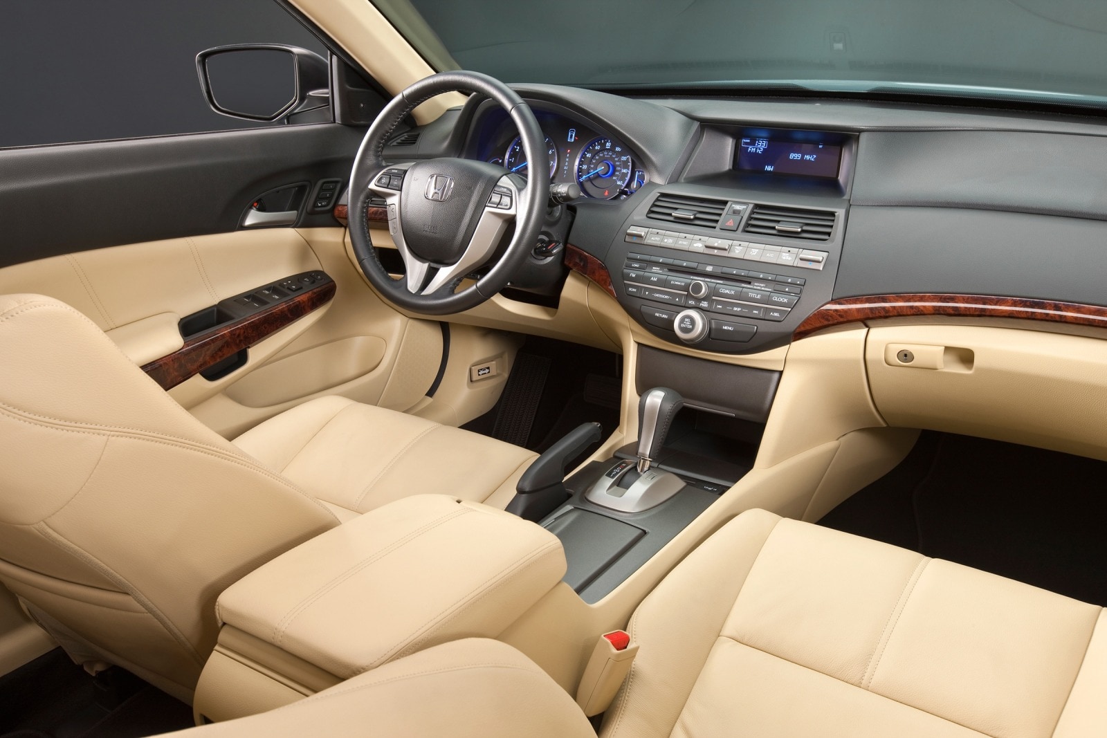 2010 Honda Accord interior I