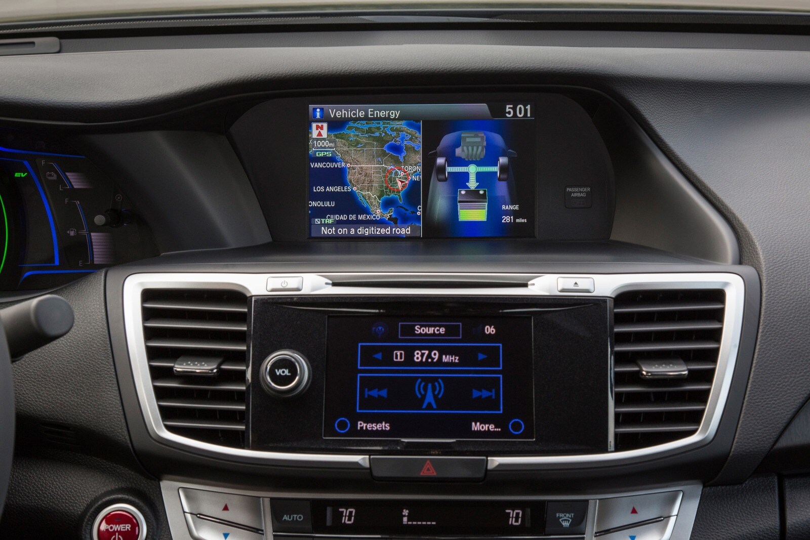 2015 Honda Accord interior NAVSYS