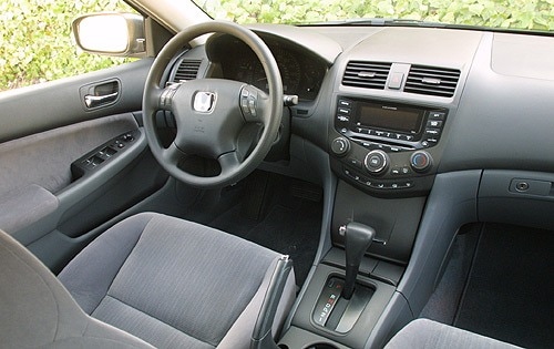 2004 Honda Accord interior I