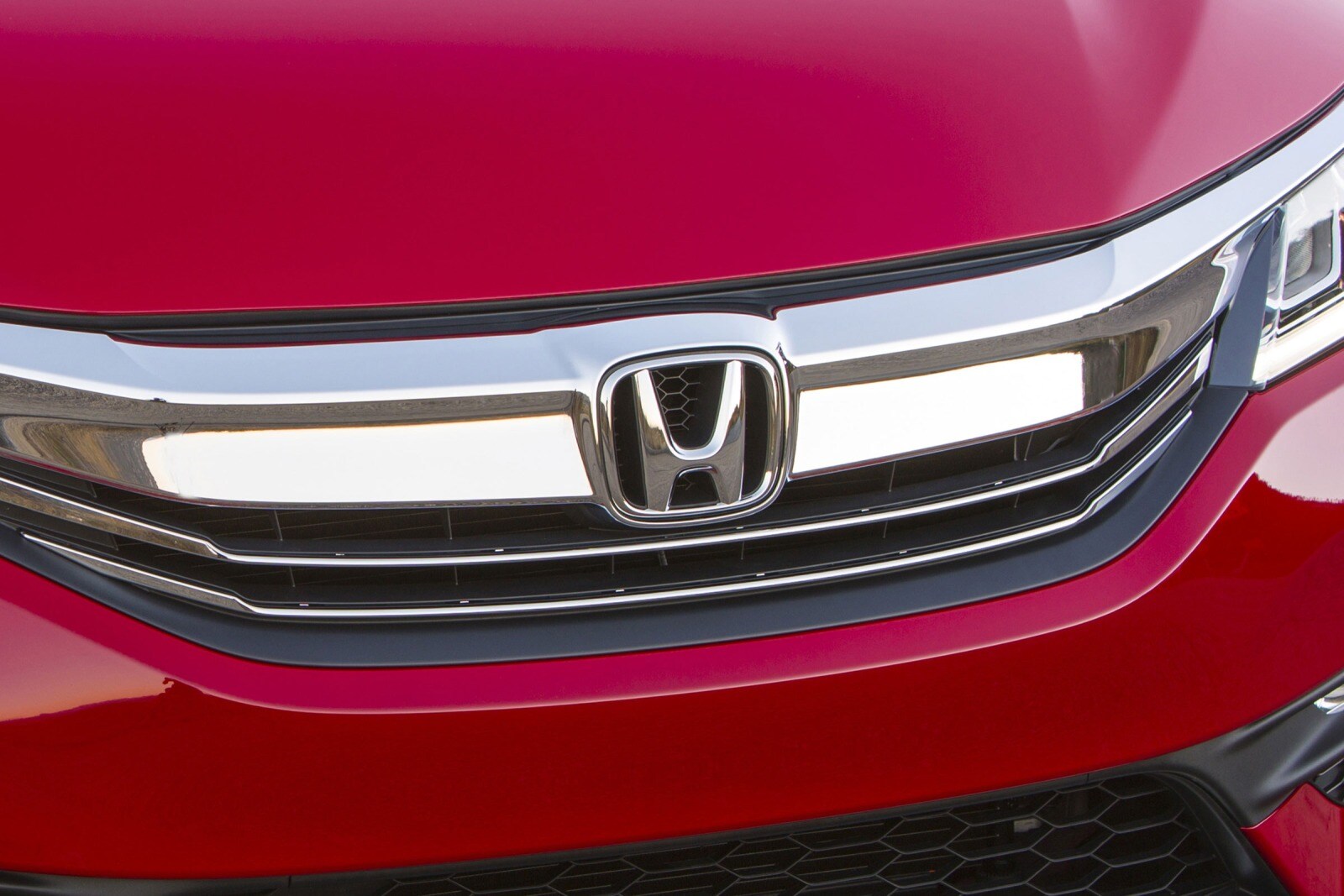 2016 Honda Accord exterior FBDG