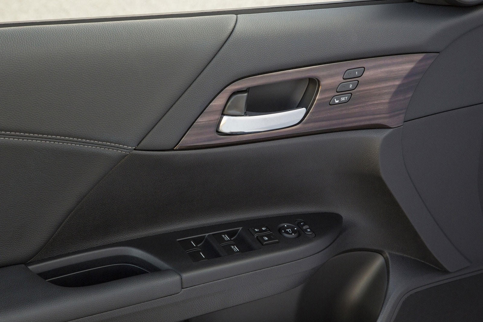 2016 Honda Accord interior DETAIL